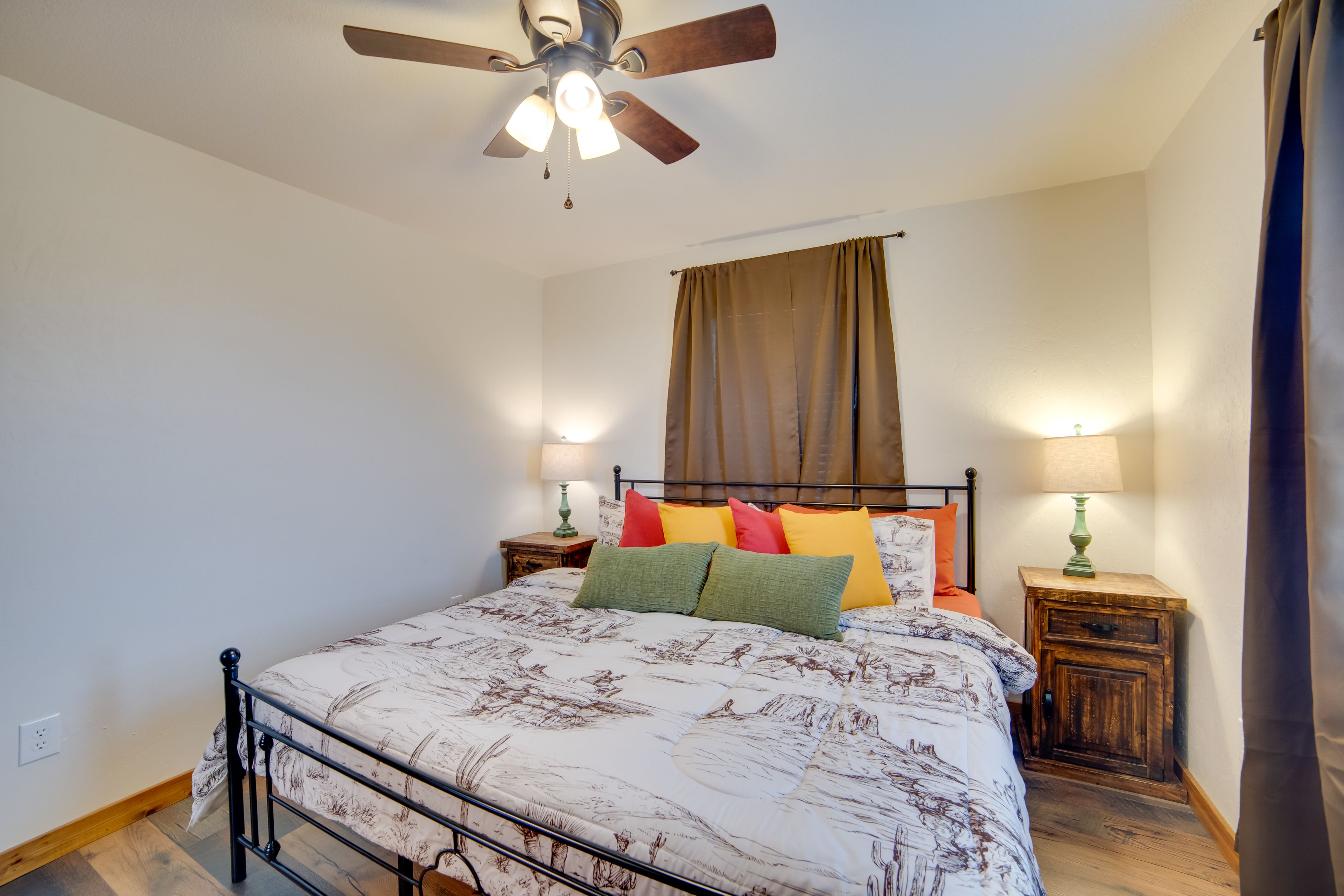 Bedroom 2 | King Bed