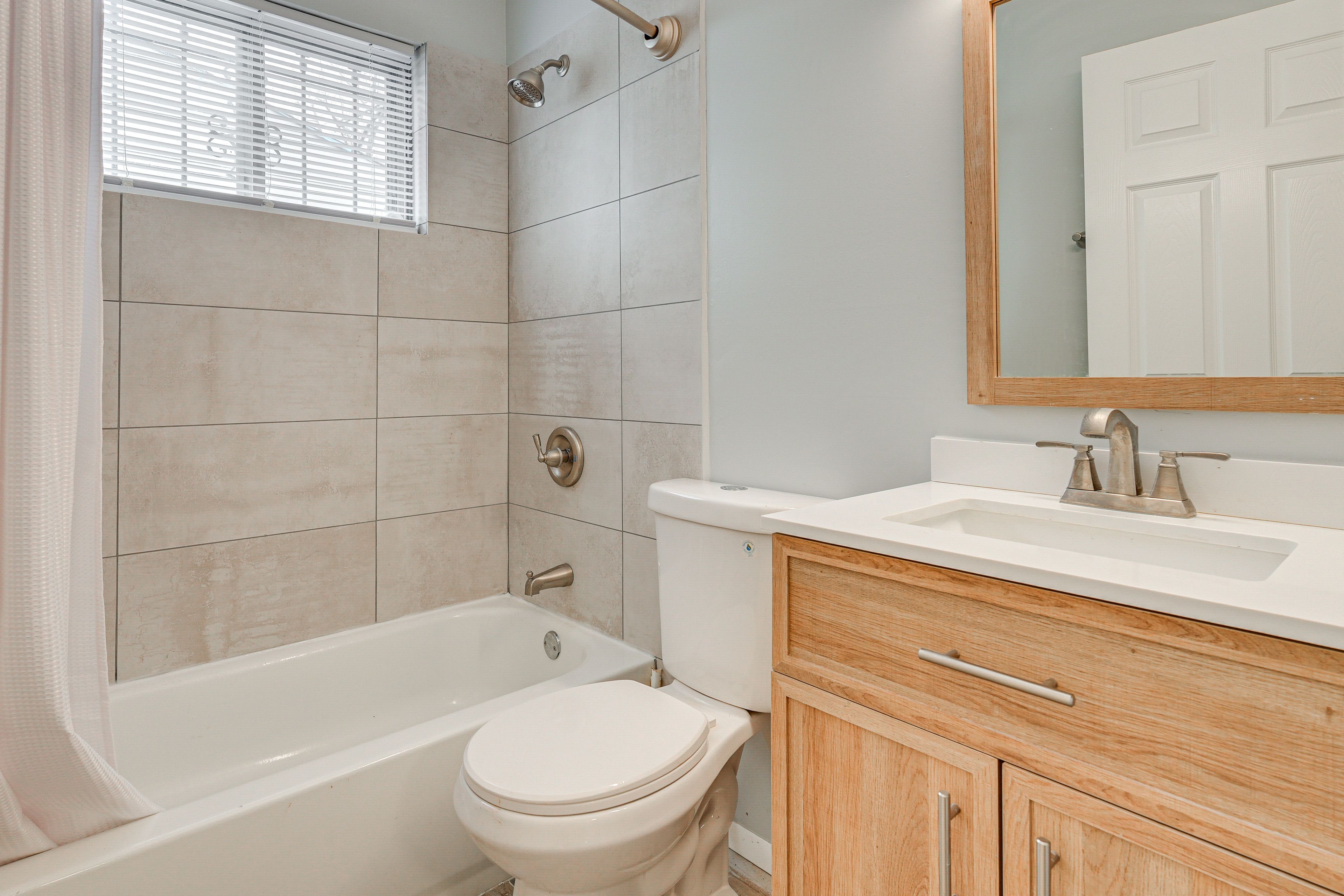 Bathroom | Main Level