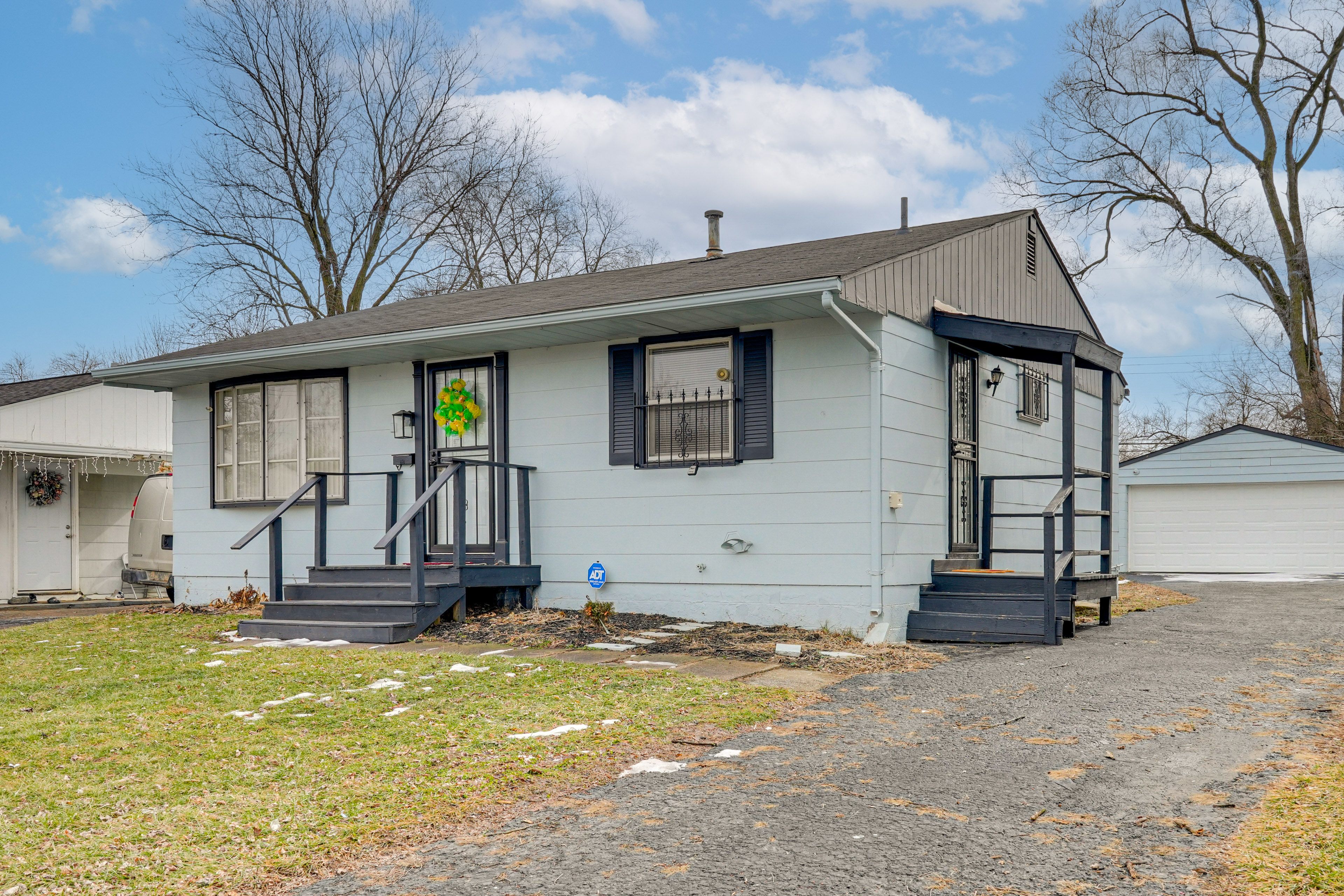 Parking | Garage (2 Vehicles) | Driveway (3 Vehicles)