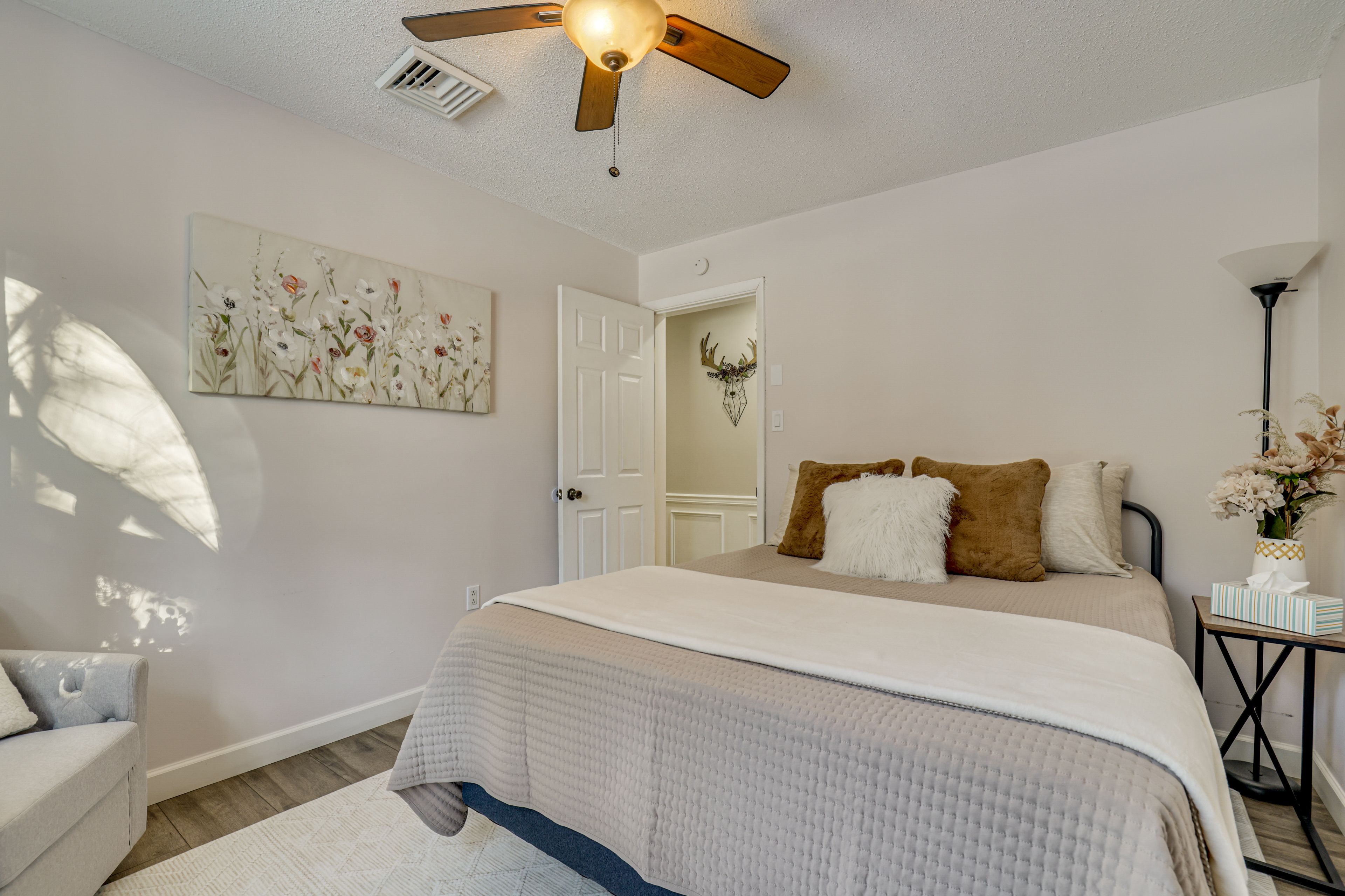 Bedroom 2 | Queen Bed