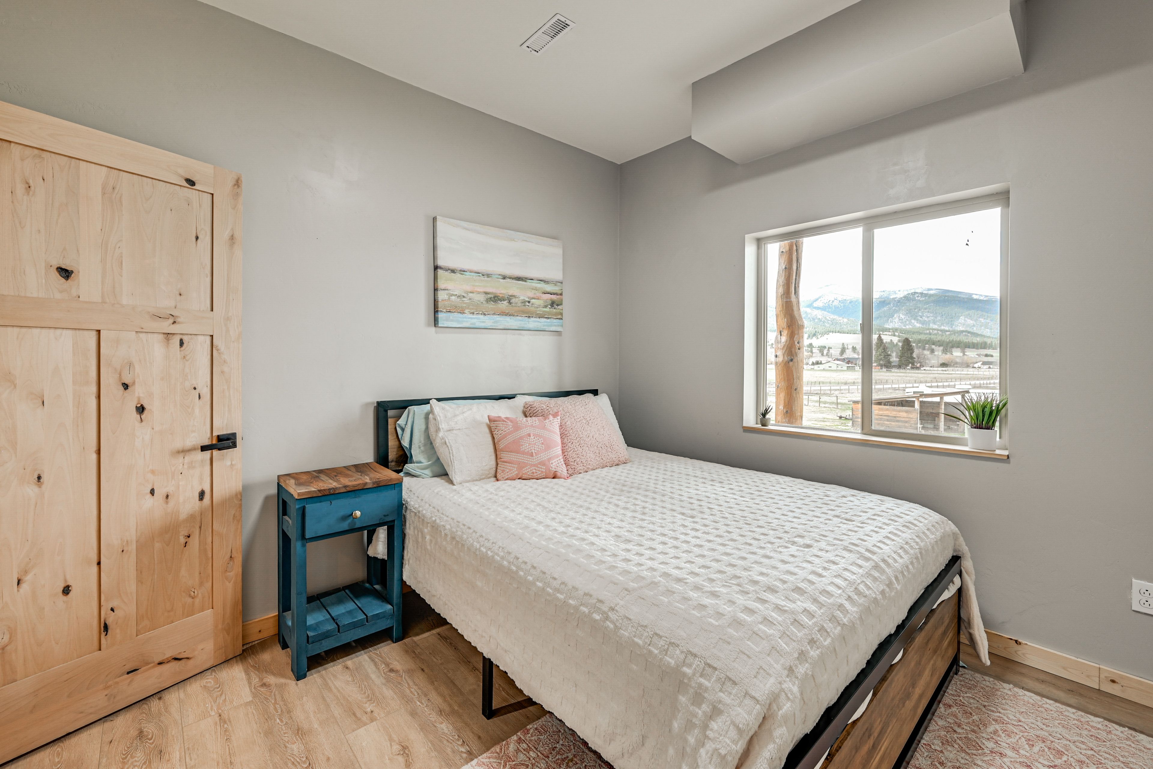 Bedroom 5 | Queen Bed | Lower Level