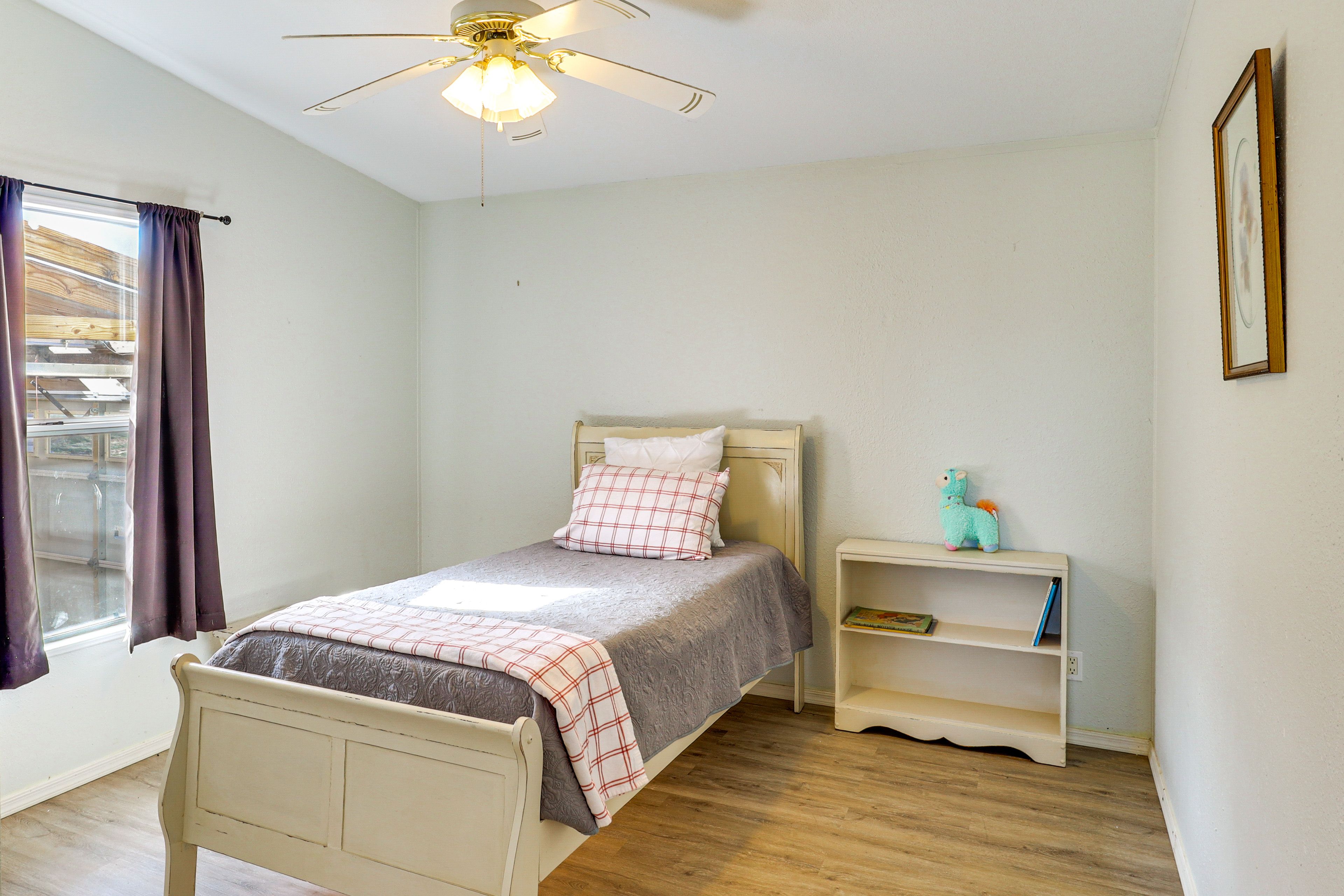 Bedroom 3 | Twin Bed