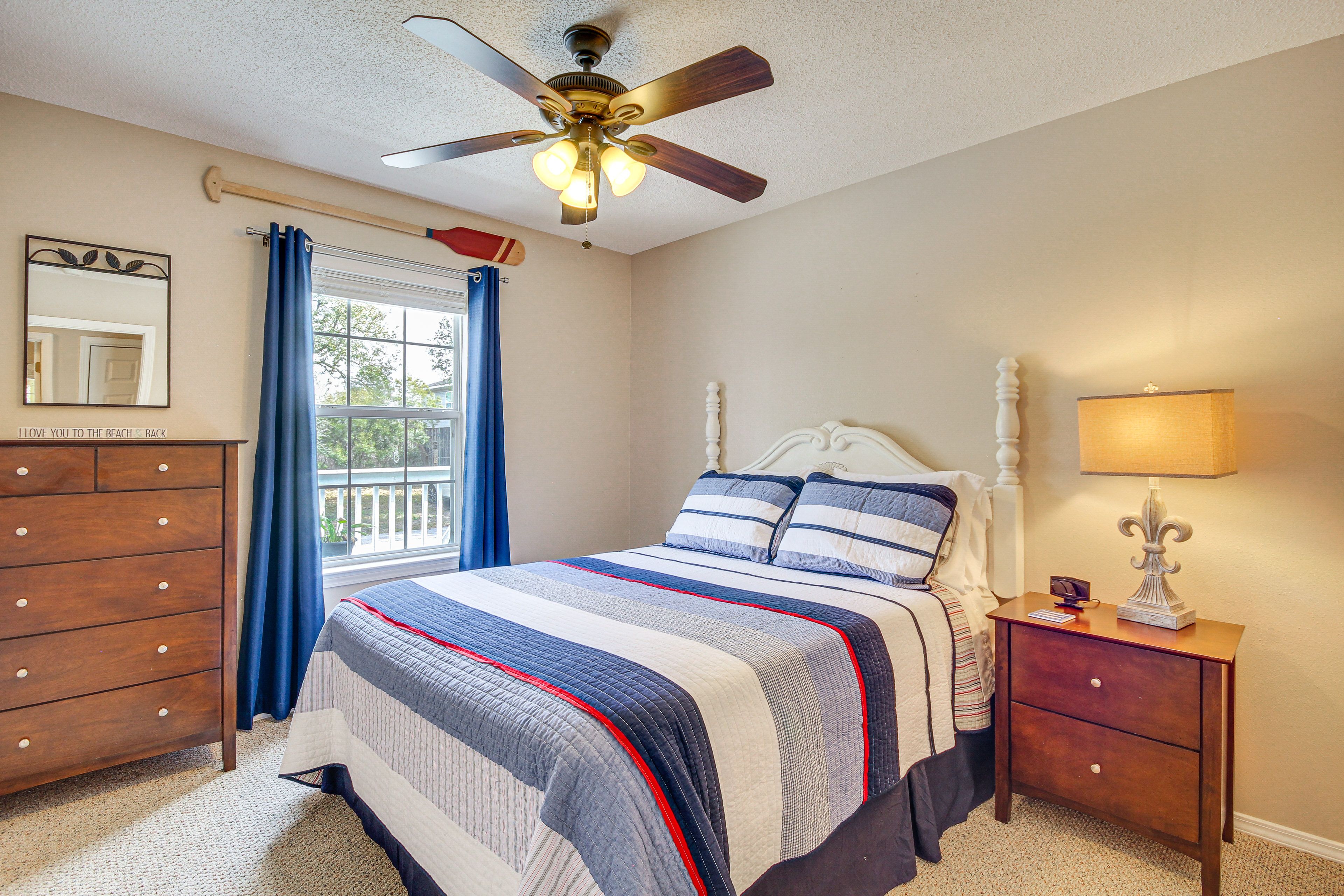 Bedroom 3 | Queen Bed