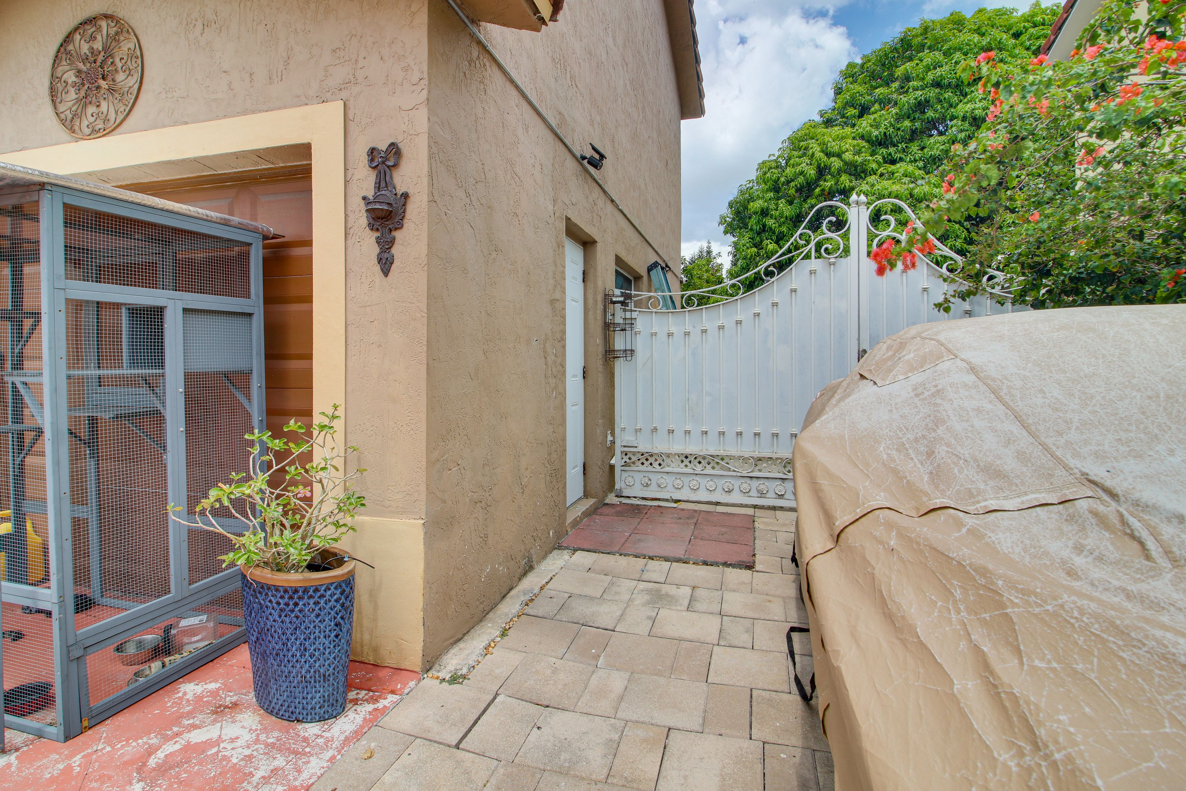Private Entrance