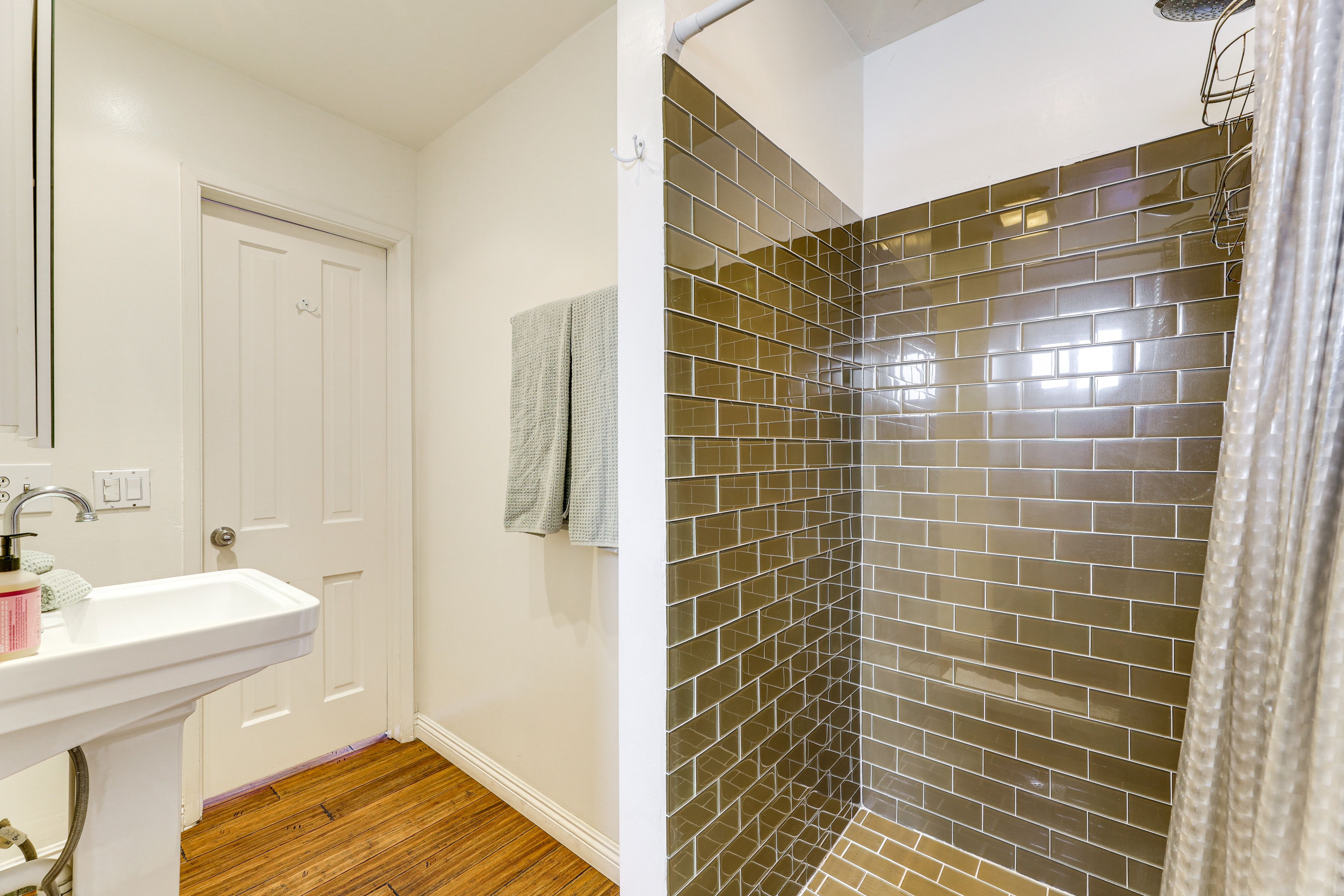 Full Bathroom | 1st Floor