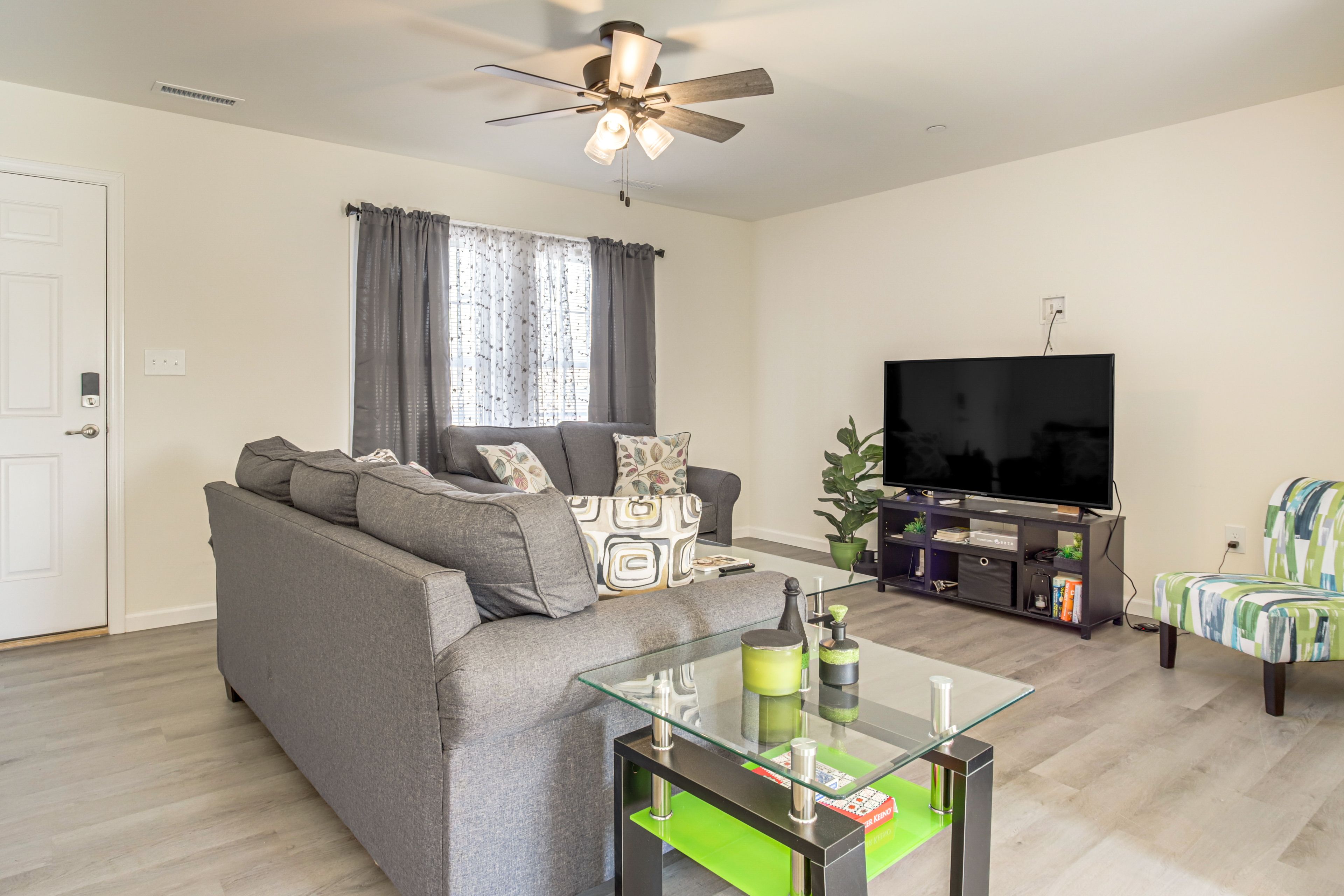 Living Room | Queen Sleeper Sofa