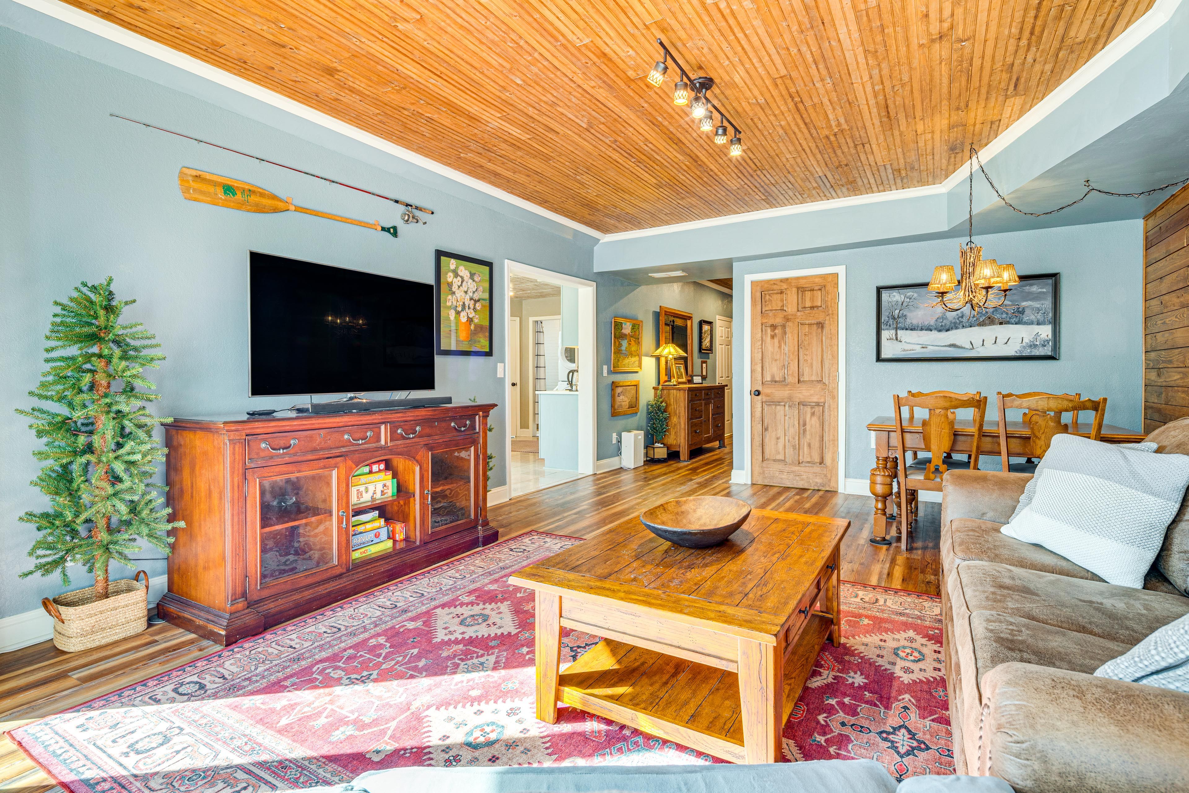 Living Room | Queen Sleeper Sofa