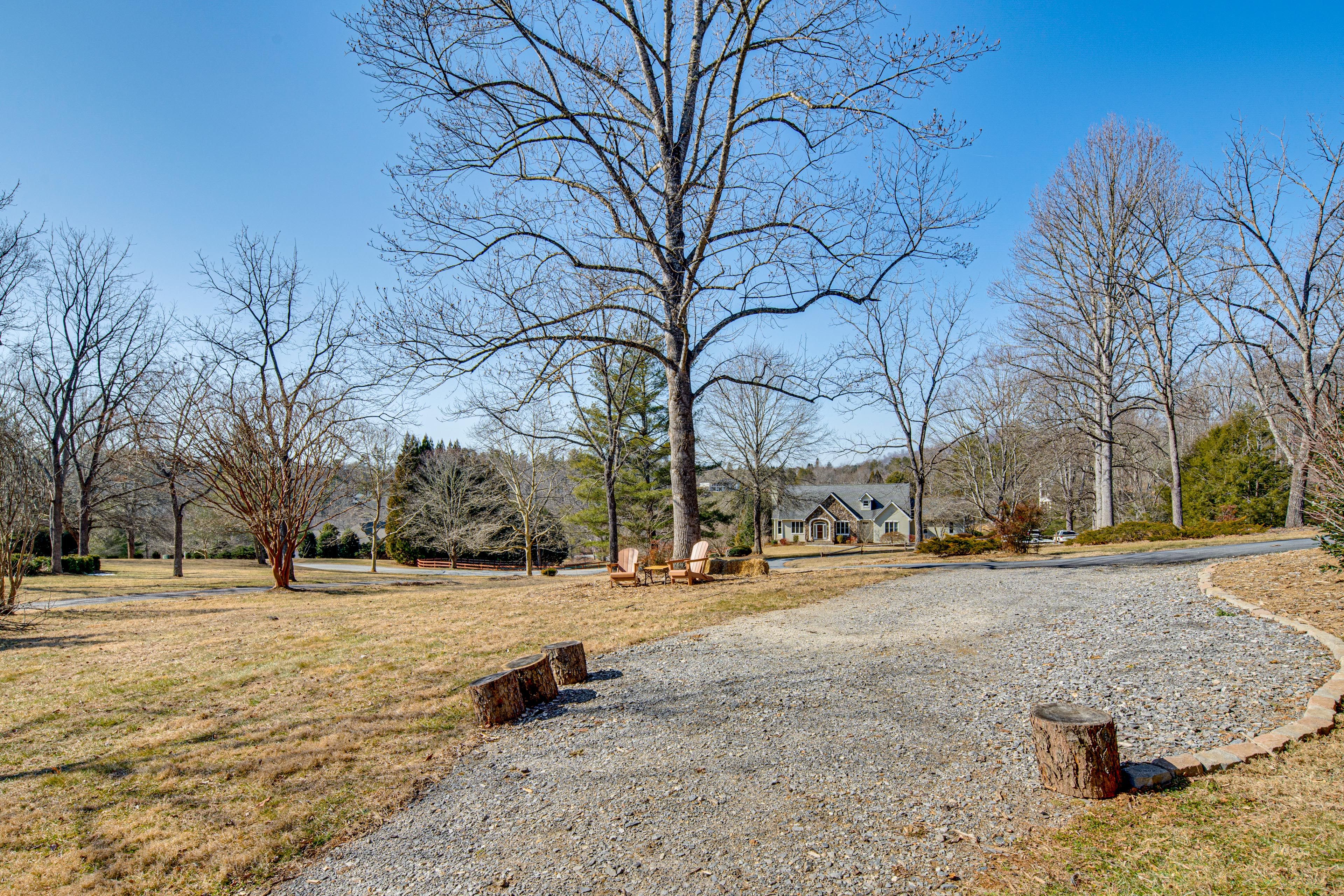 Parking | Driveway (2 Vehicles)
