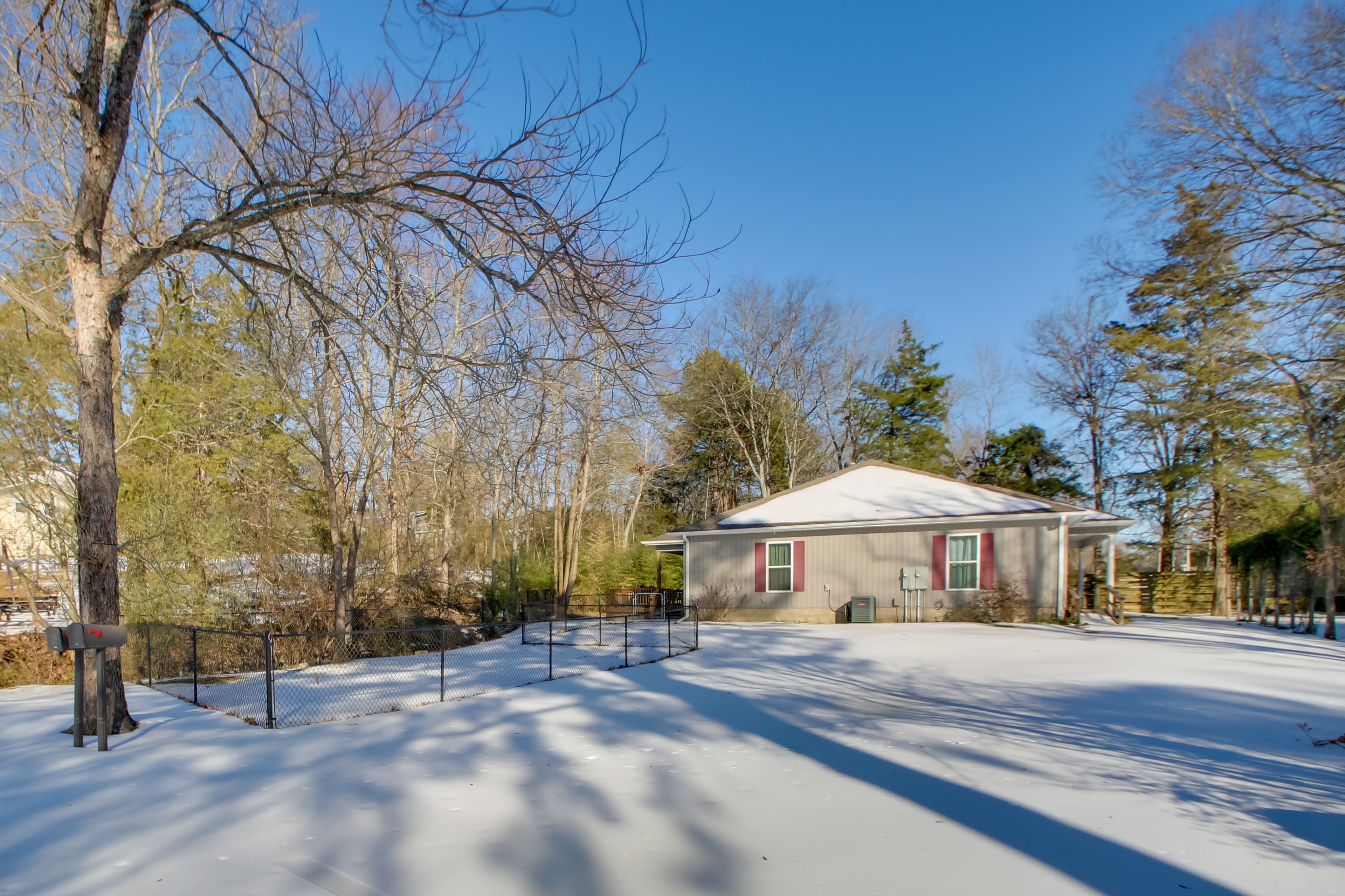 Parking | Shared Driveway (4 Vehicles) | Trailer Parking