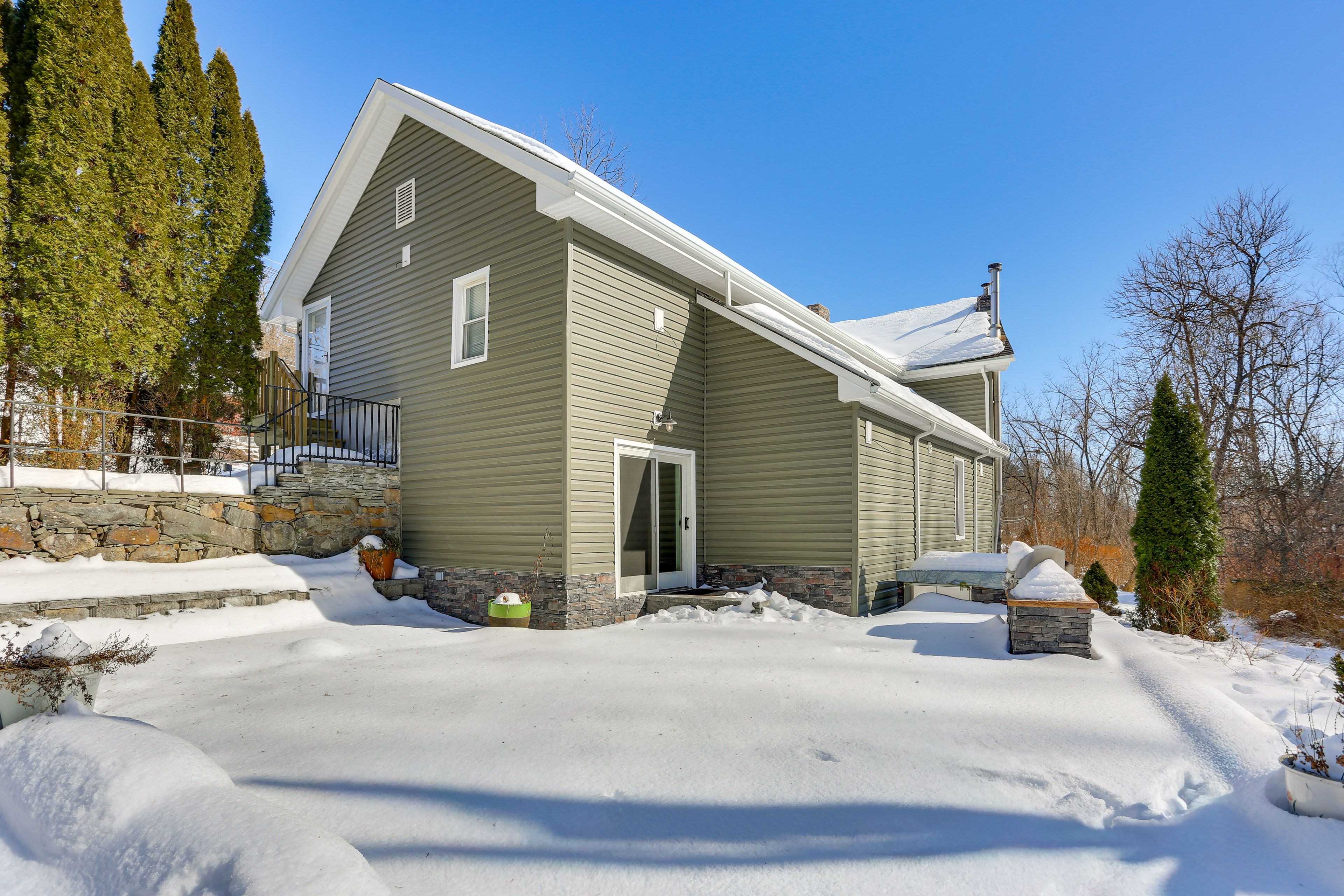 Seasonal Patio | Gas Grill | Fire Pit | Creek Views