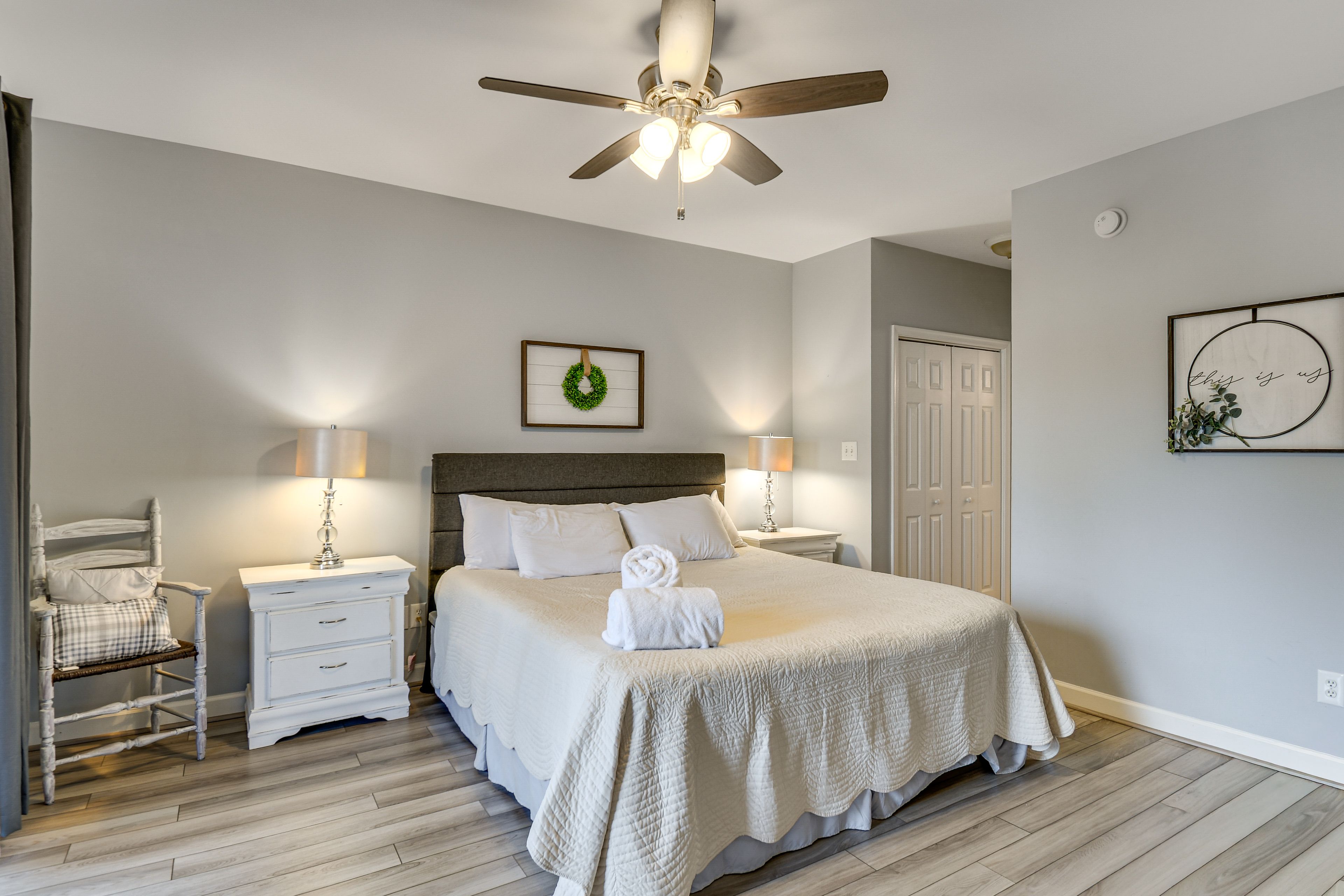 Bedroom 1 | King Bed