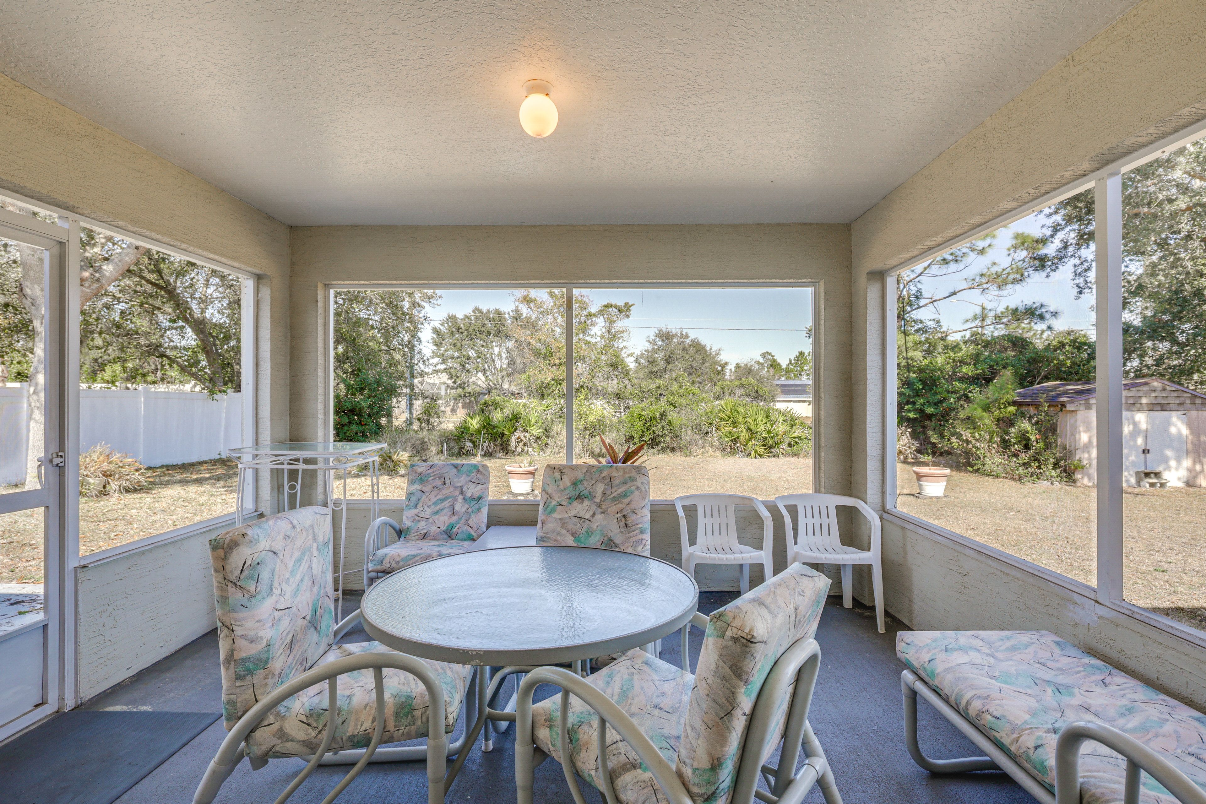 Screened Porch | Single-Story Home