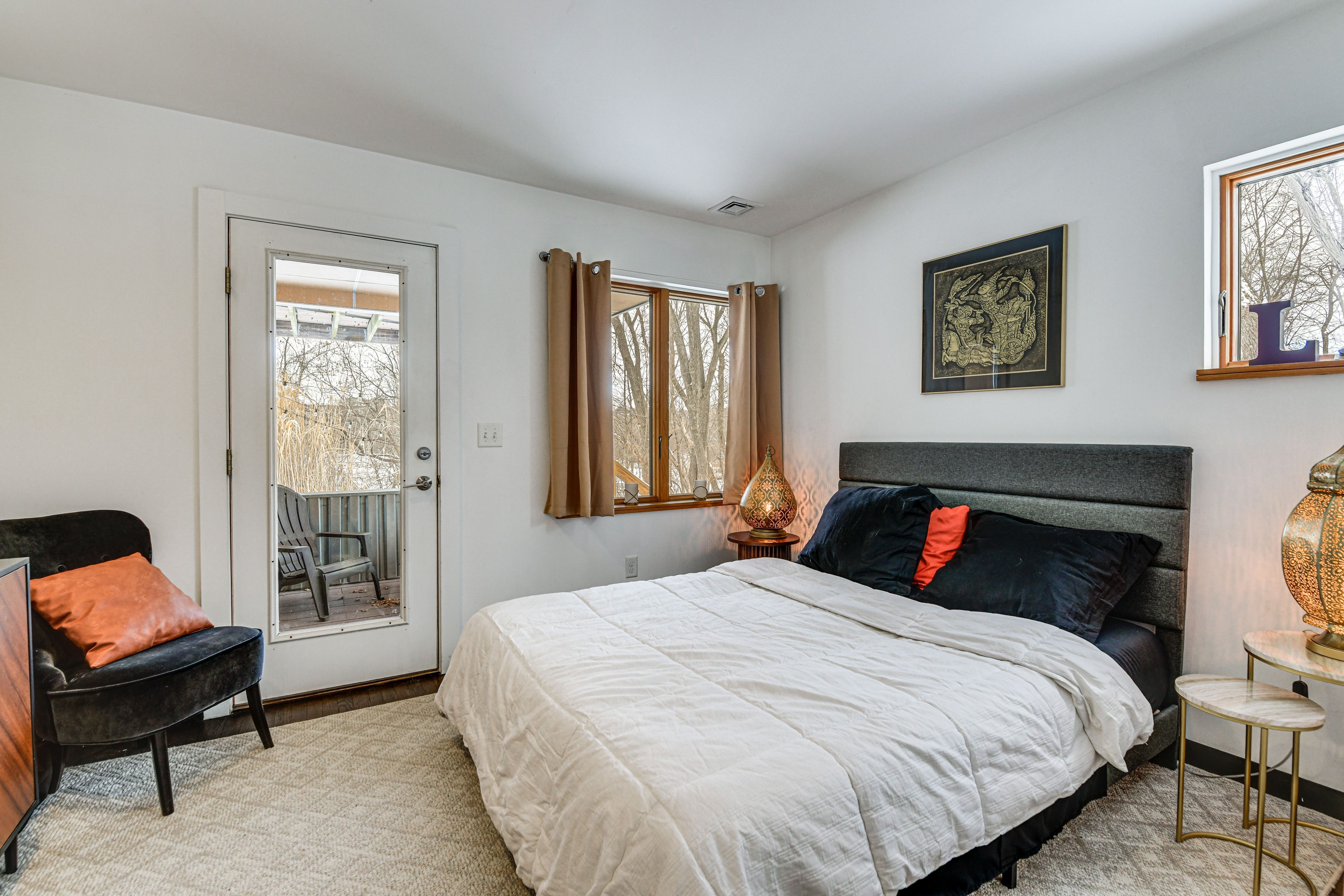 Studio | Queen Bed | 2nd Floor