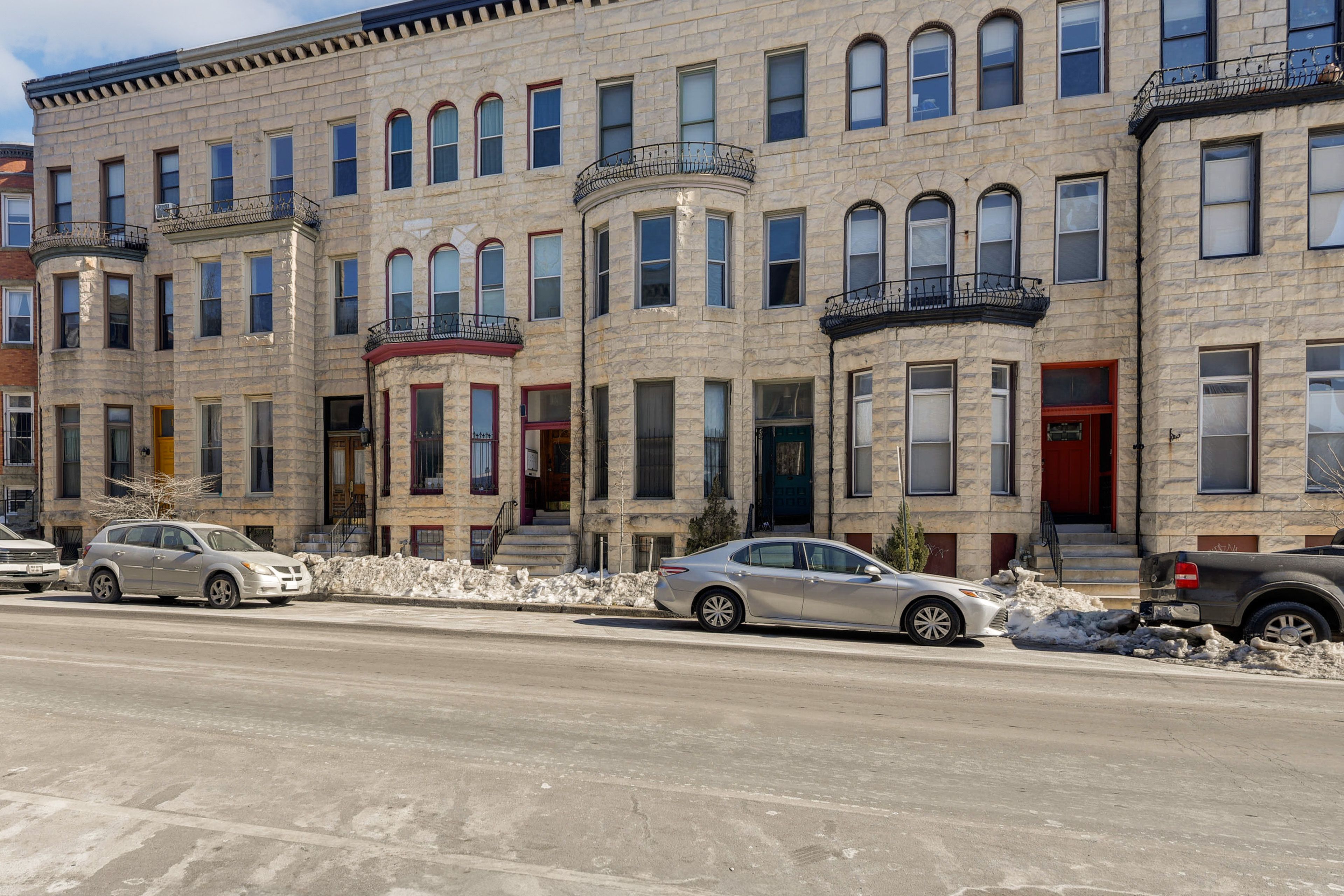 Property Exterior | Single-Level Studio