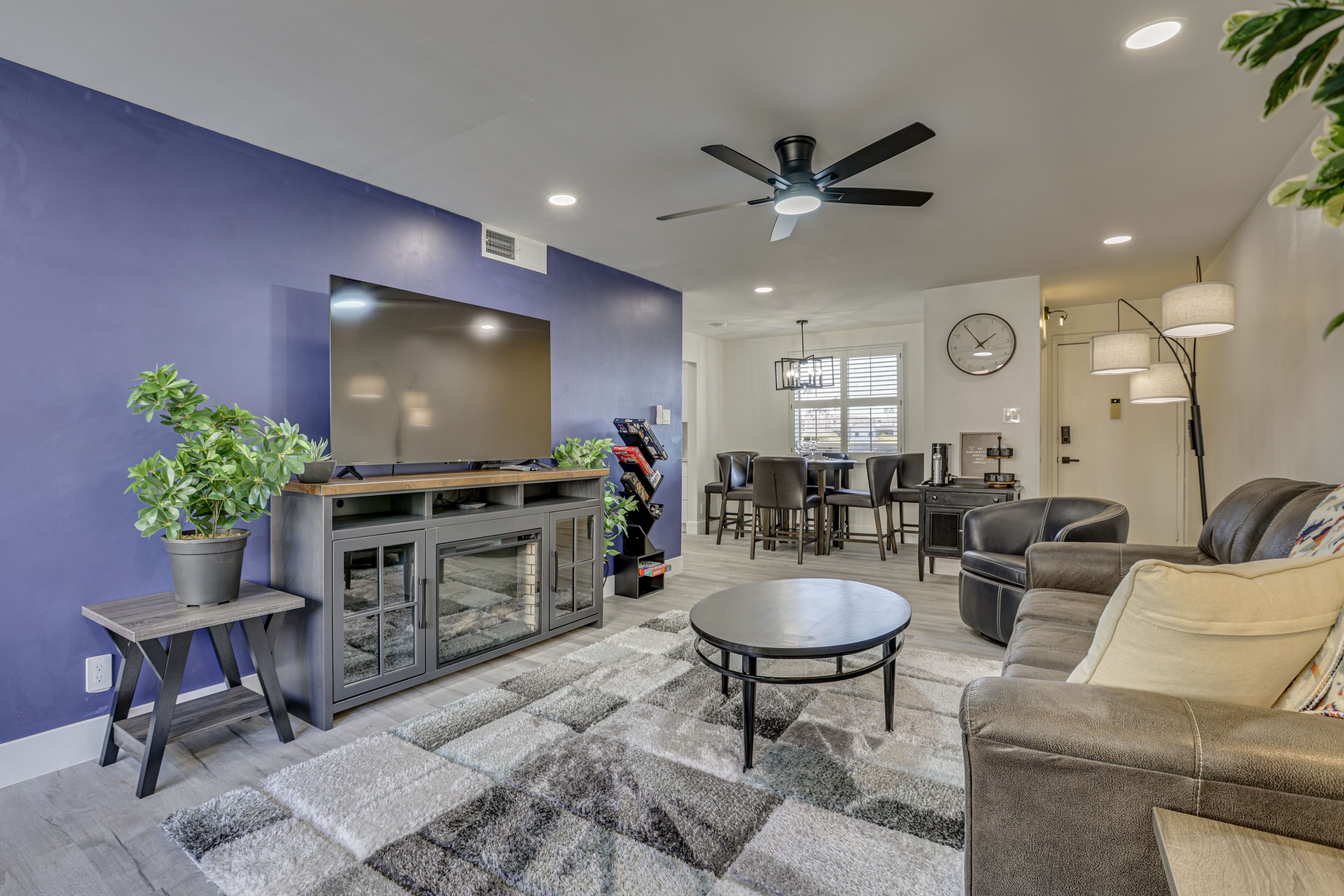 Living Room | Queen Sleeper Sofa