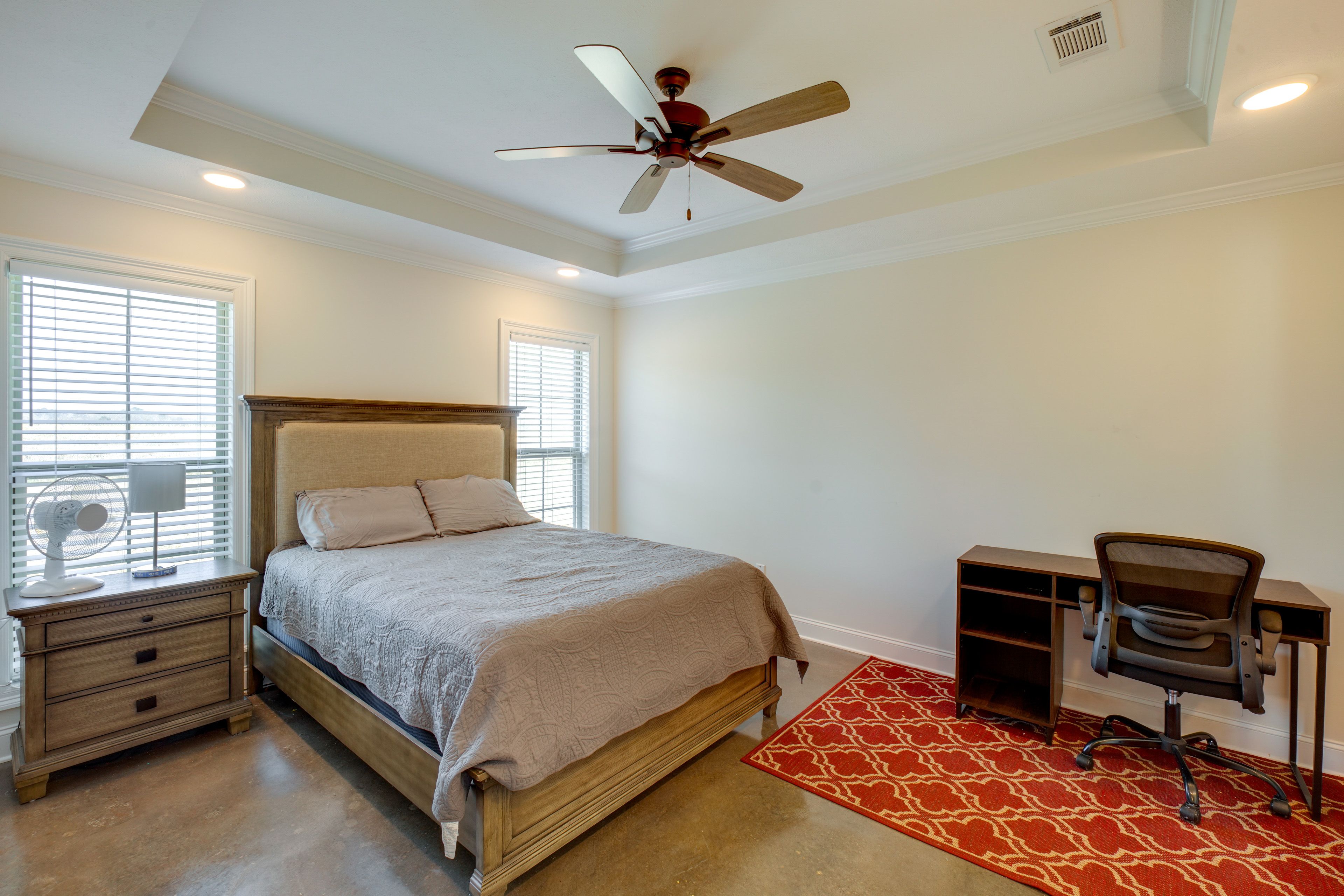 Bedroom 1 | Queen Bed