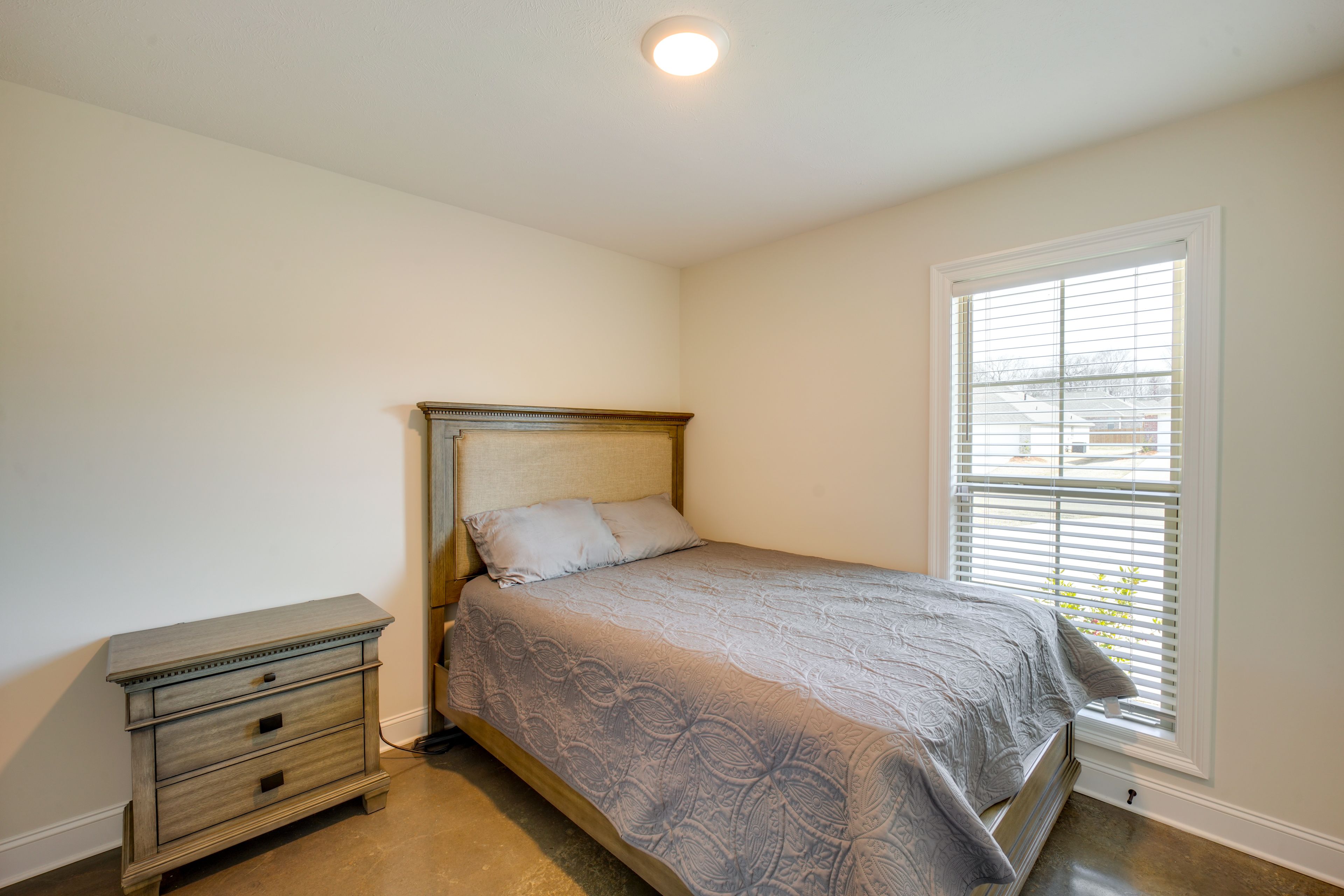 Bedroom 2 | Queen Bed