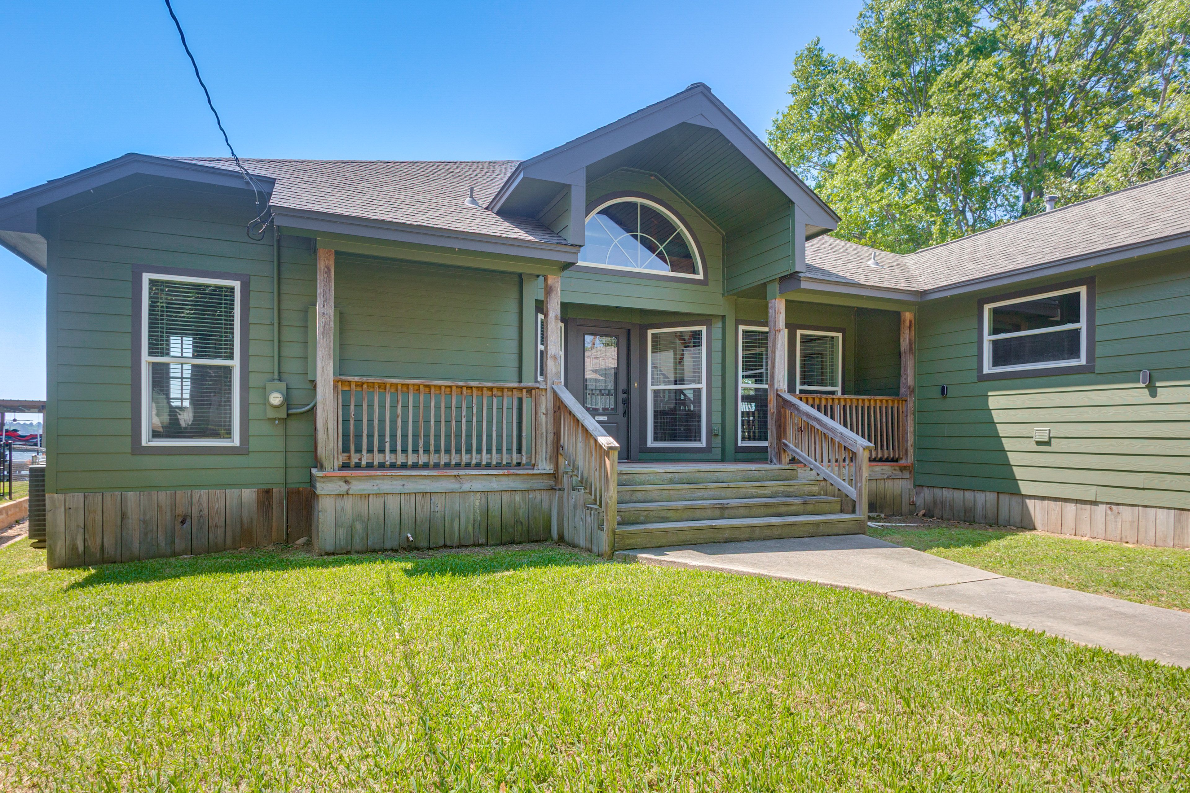 Driveway Parking | 2 Vehicles