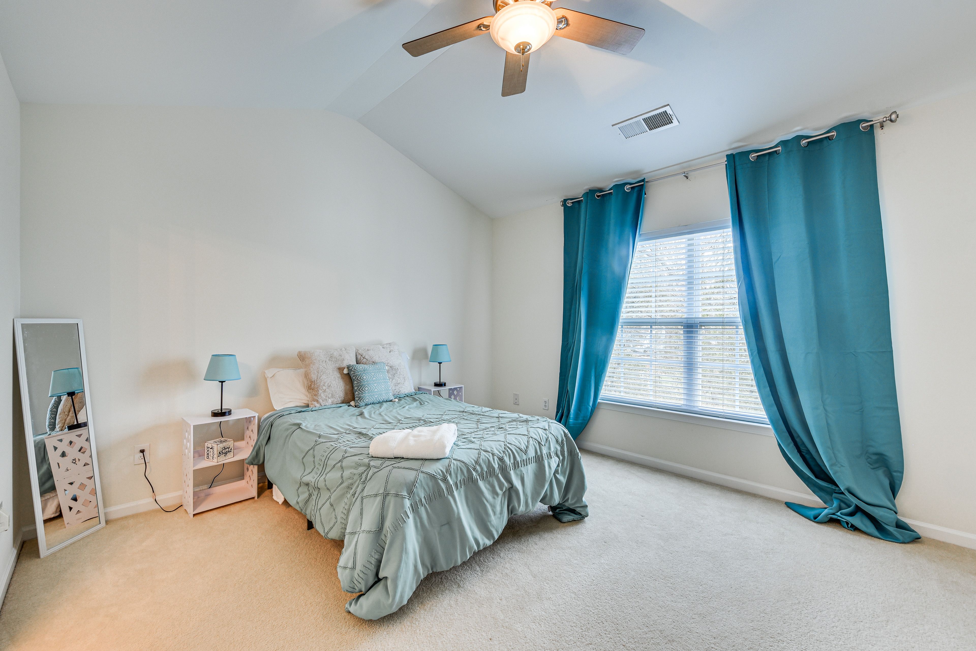 Bedroom 1 | Full Bed | 2nd Floor