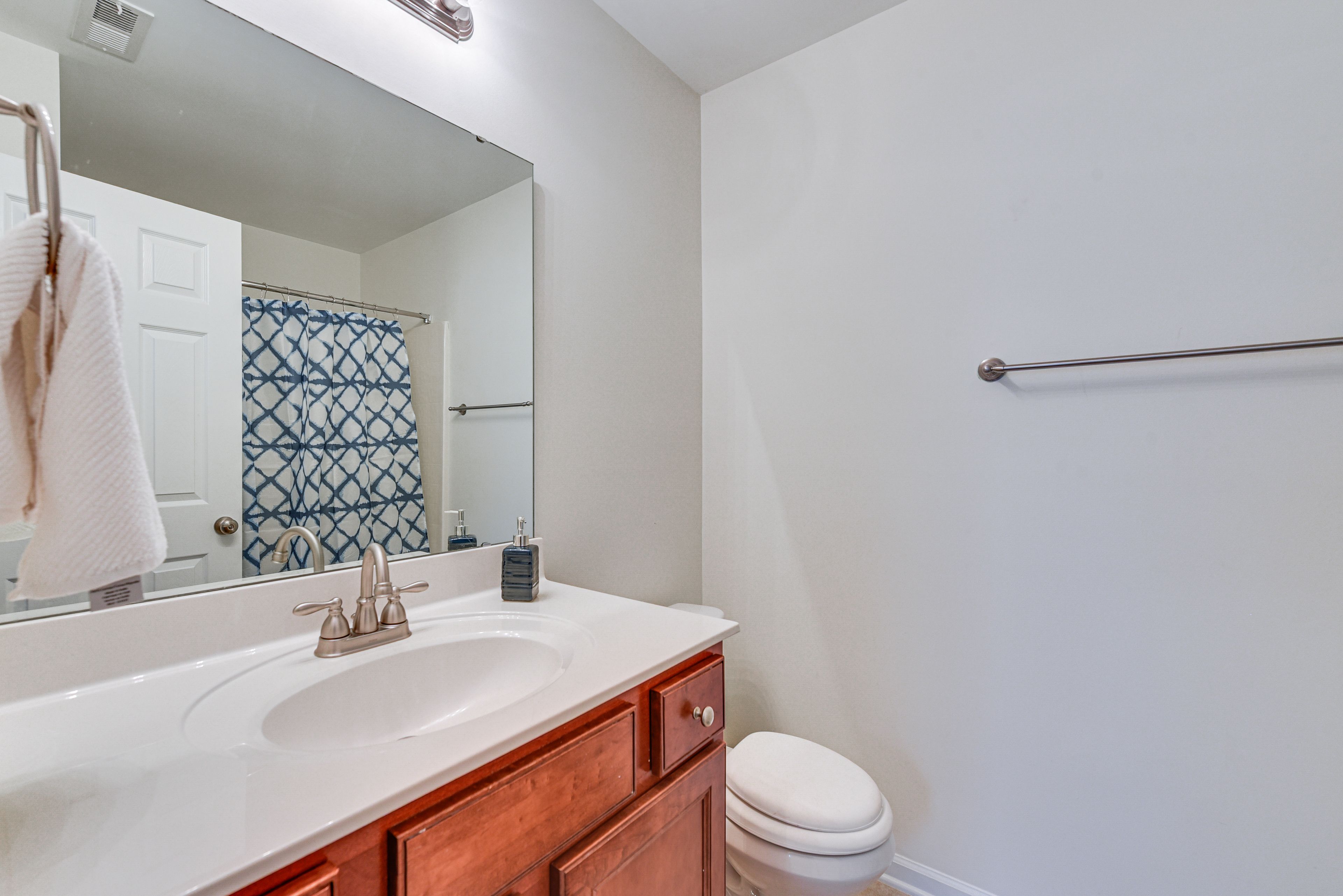 Full Bathroom | 2nd Floor