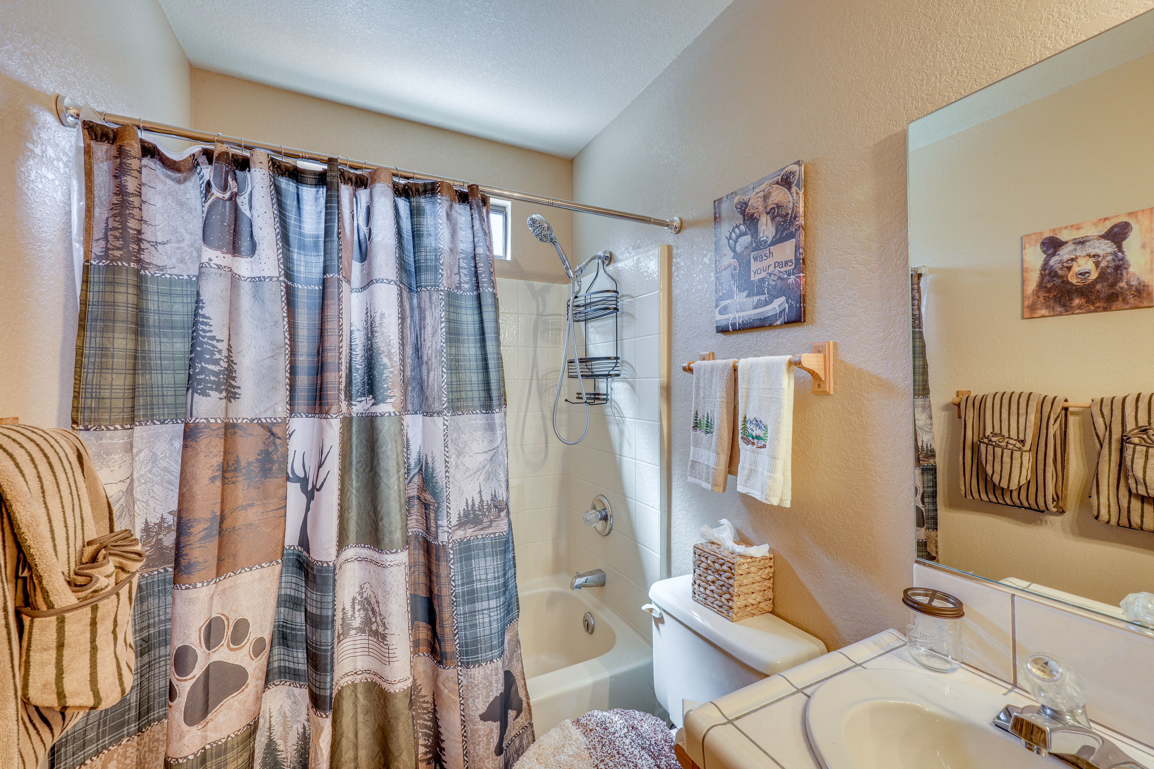 En-Suite Bathroom | 2nd Floor