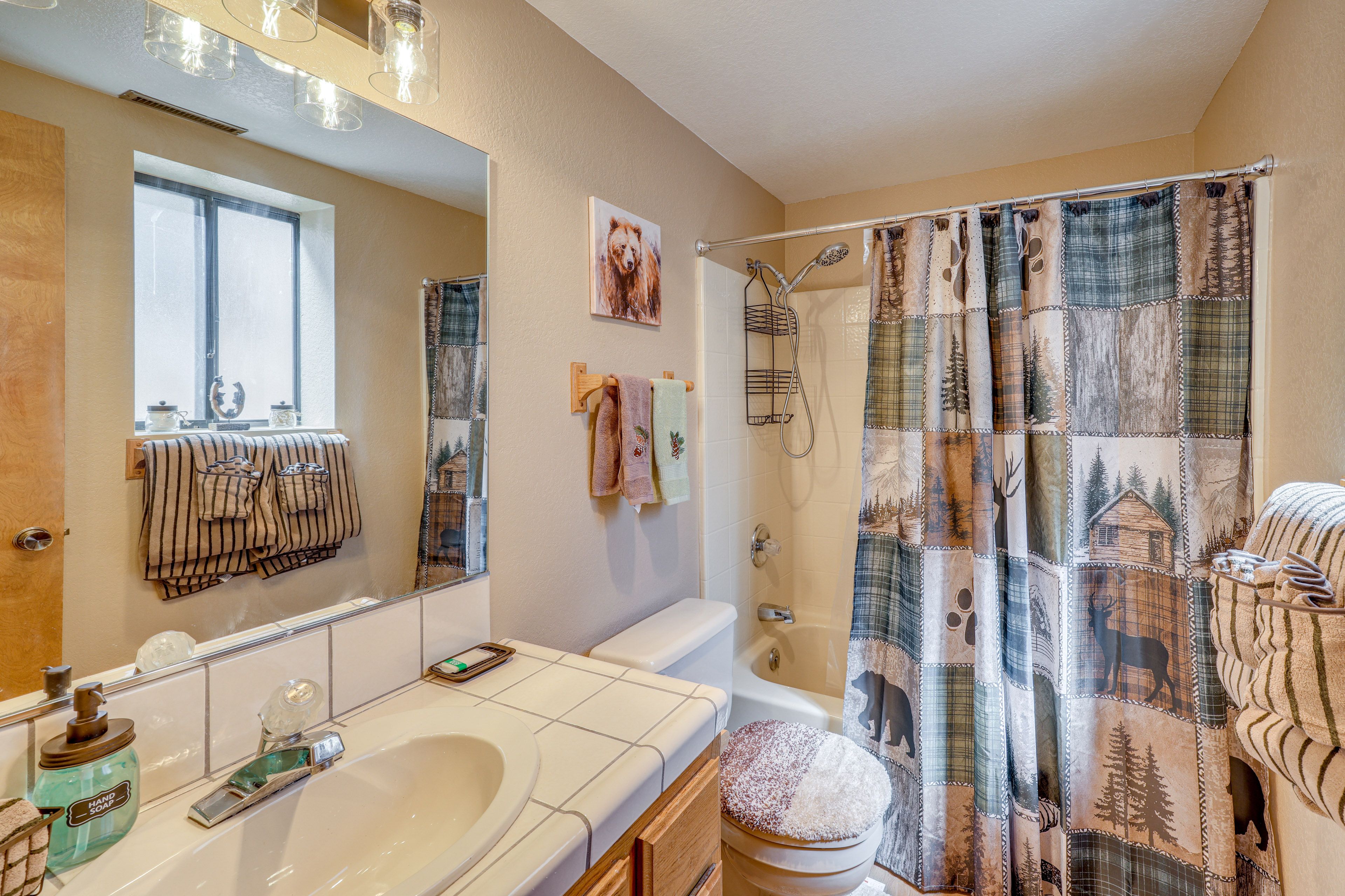 En-Suite Bathroom | 1st Floor