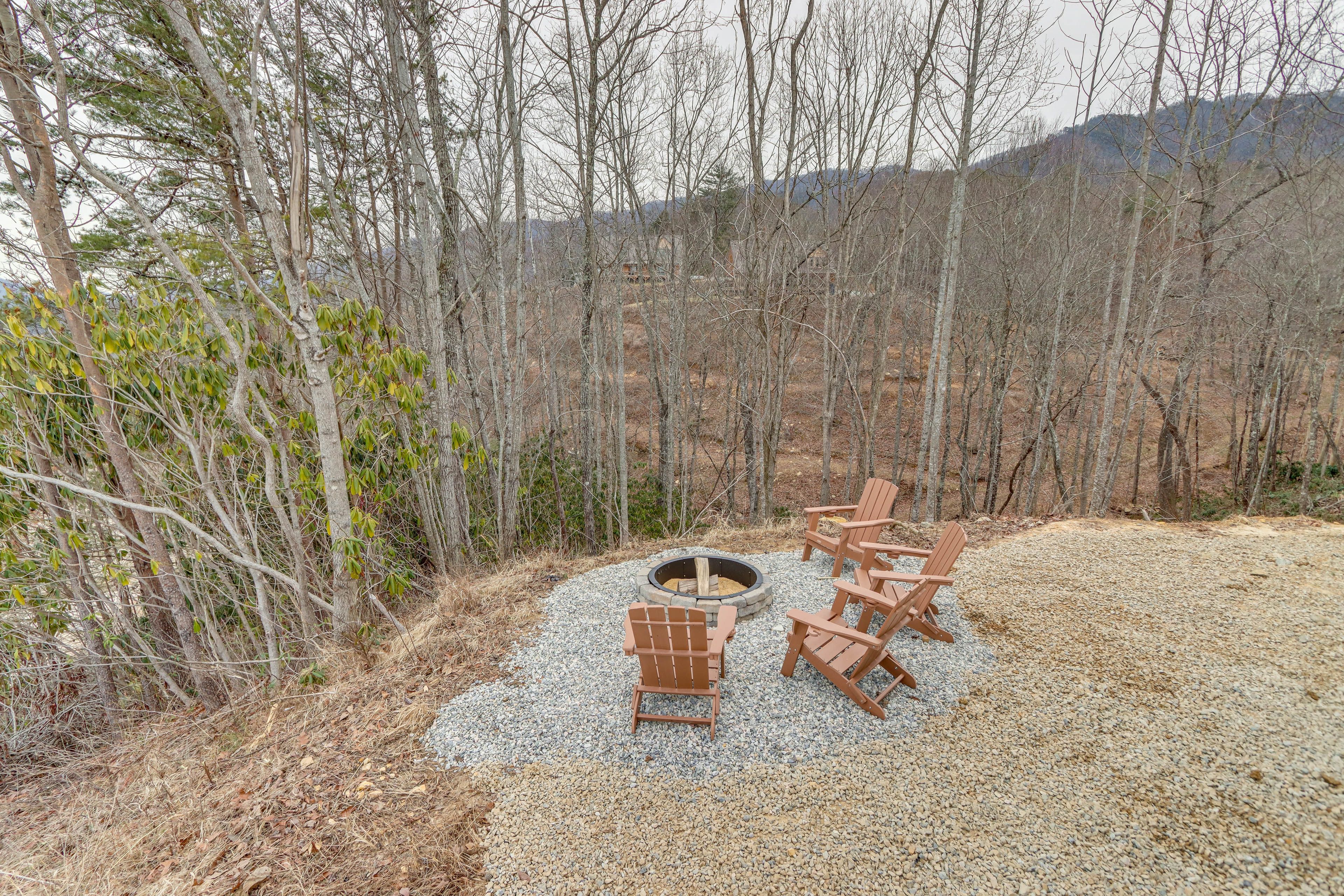 Fire Pit | Outdoor Seating