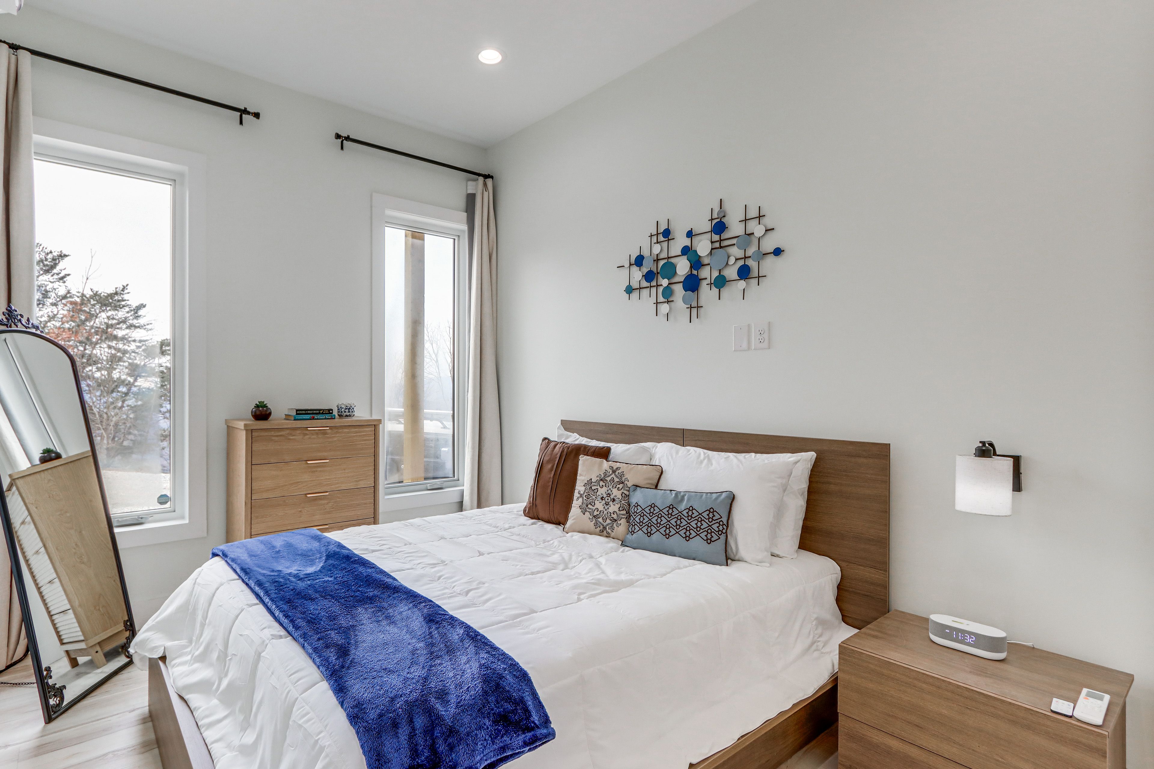 Bedroom 1 | King Bed