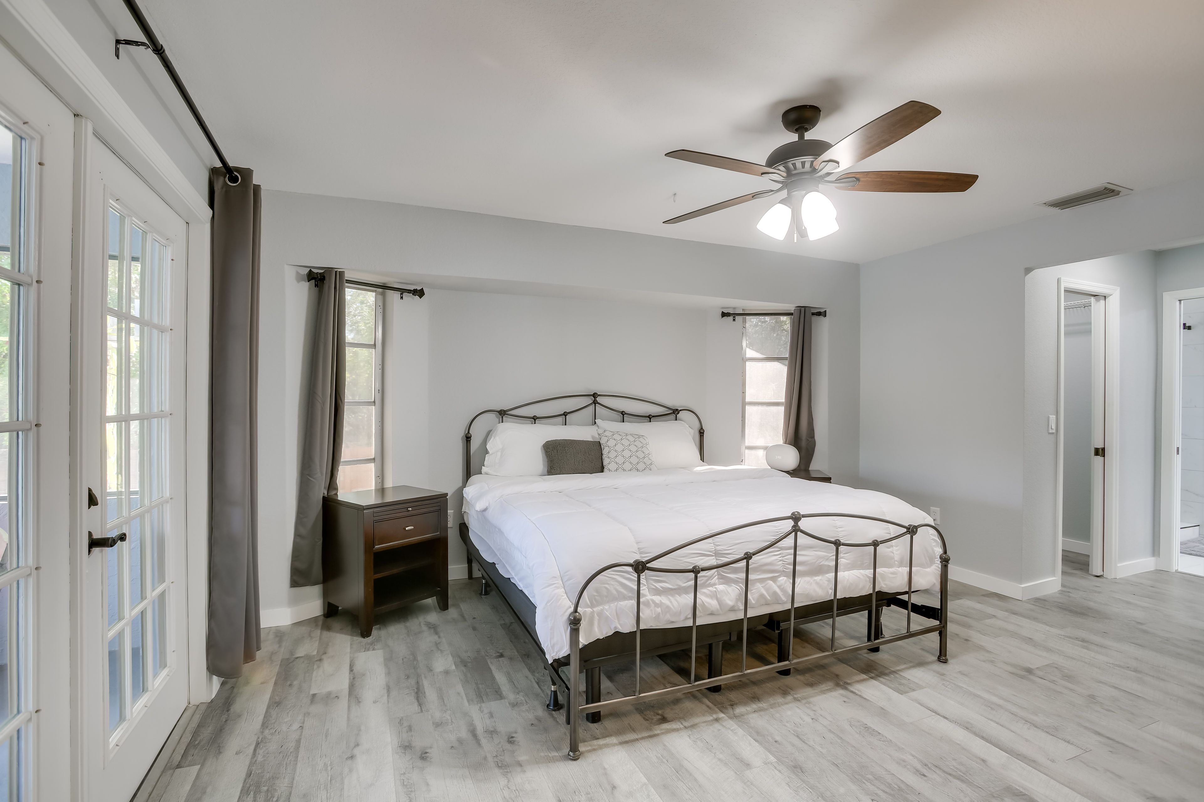 Bedroom 2 | Queen Bed