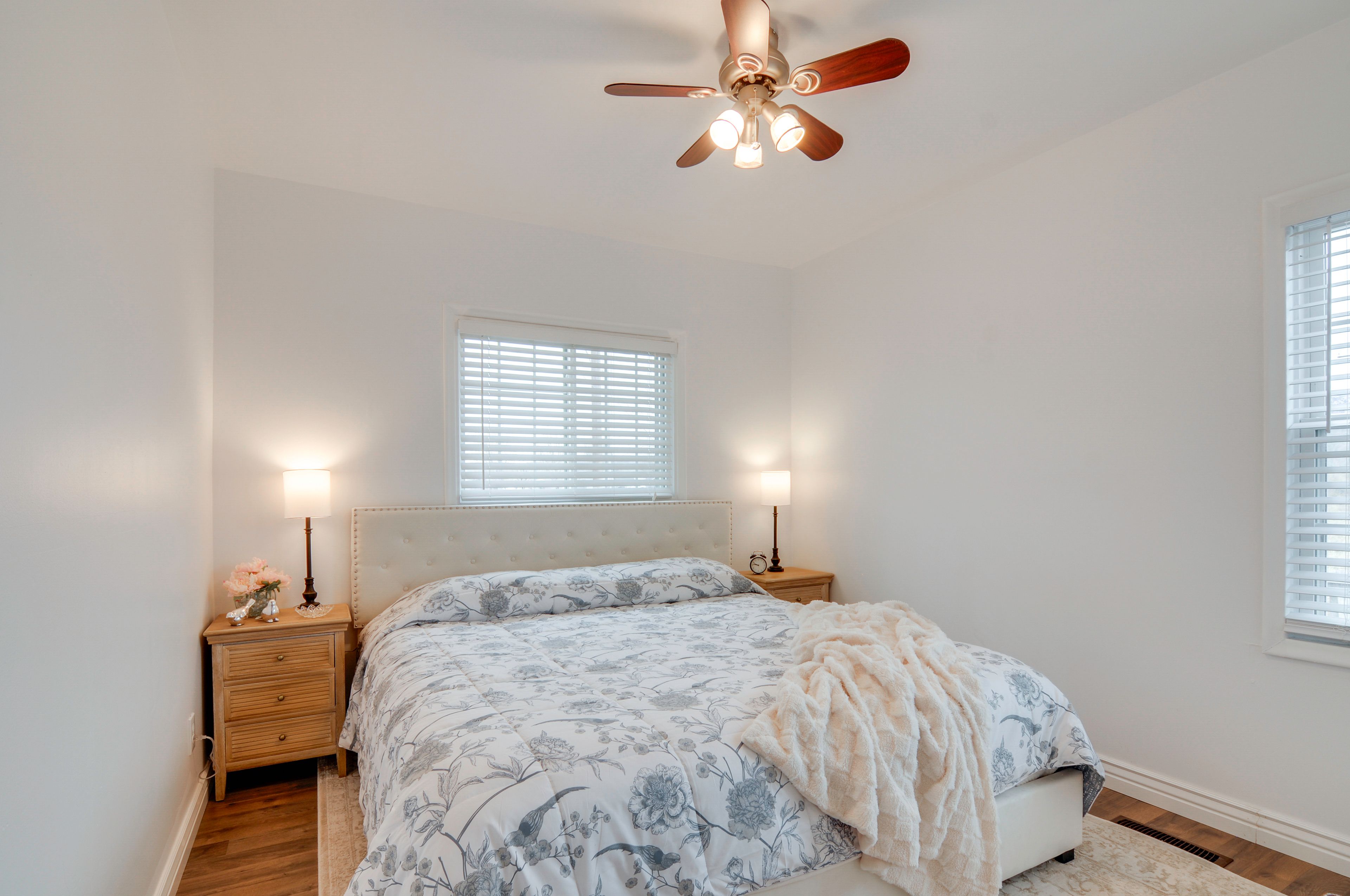 Bedroom 3 | Queen Bed