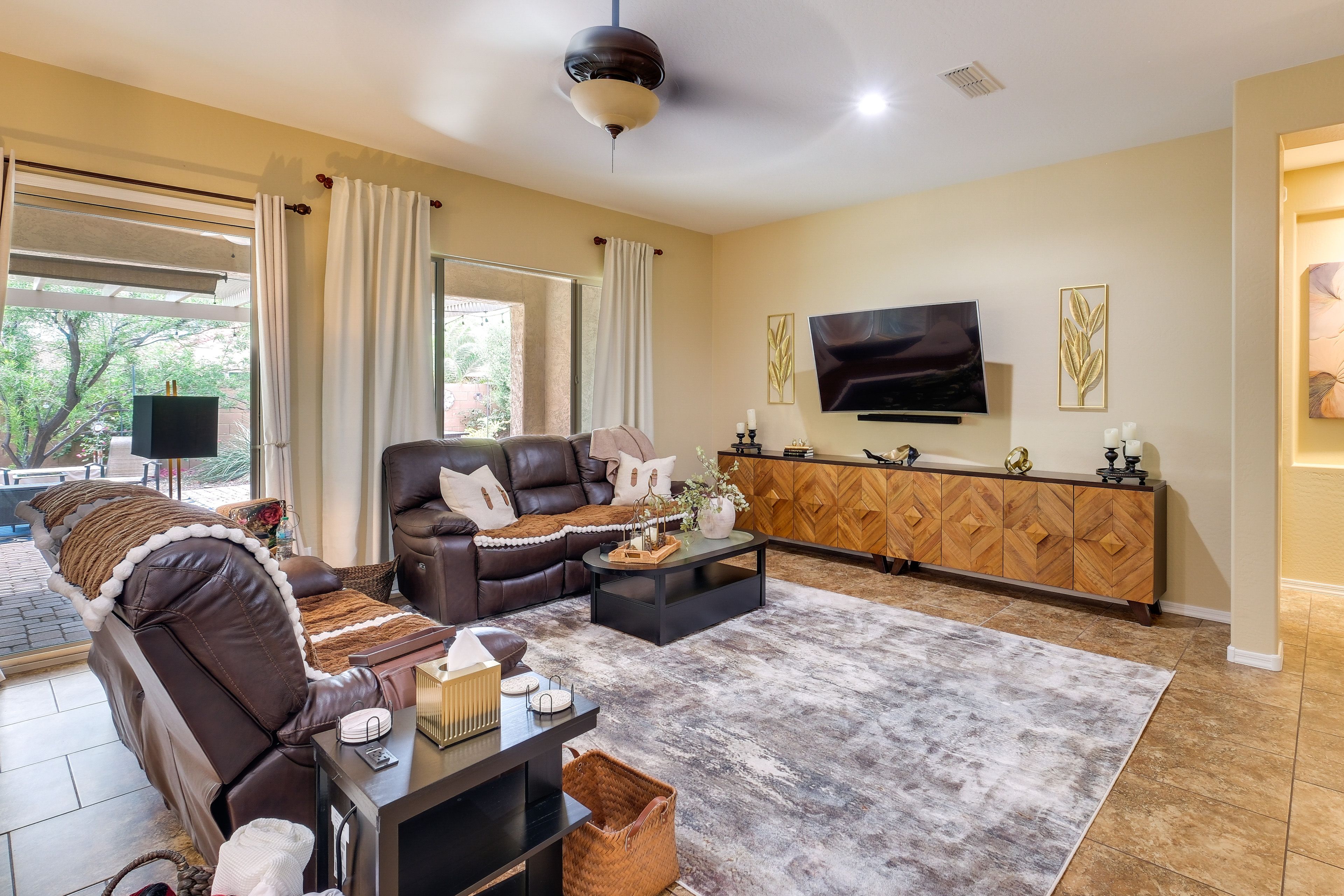 Florence Vacation Rental | 2BR | 2.5BA | 2,600 Sq Ft