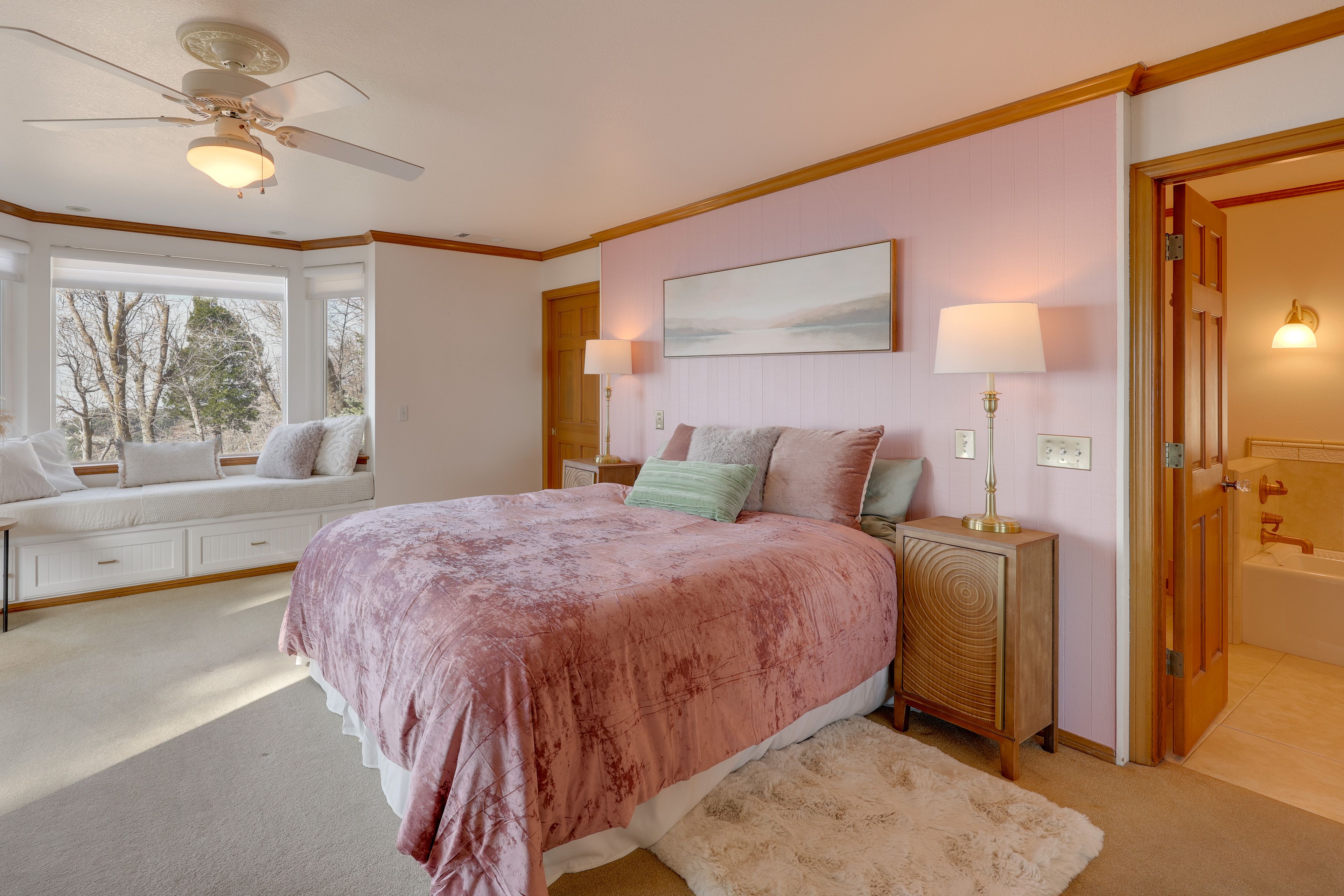 Bedroom 1 | King Bed