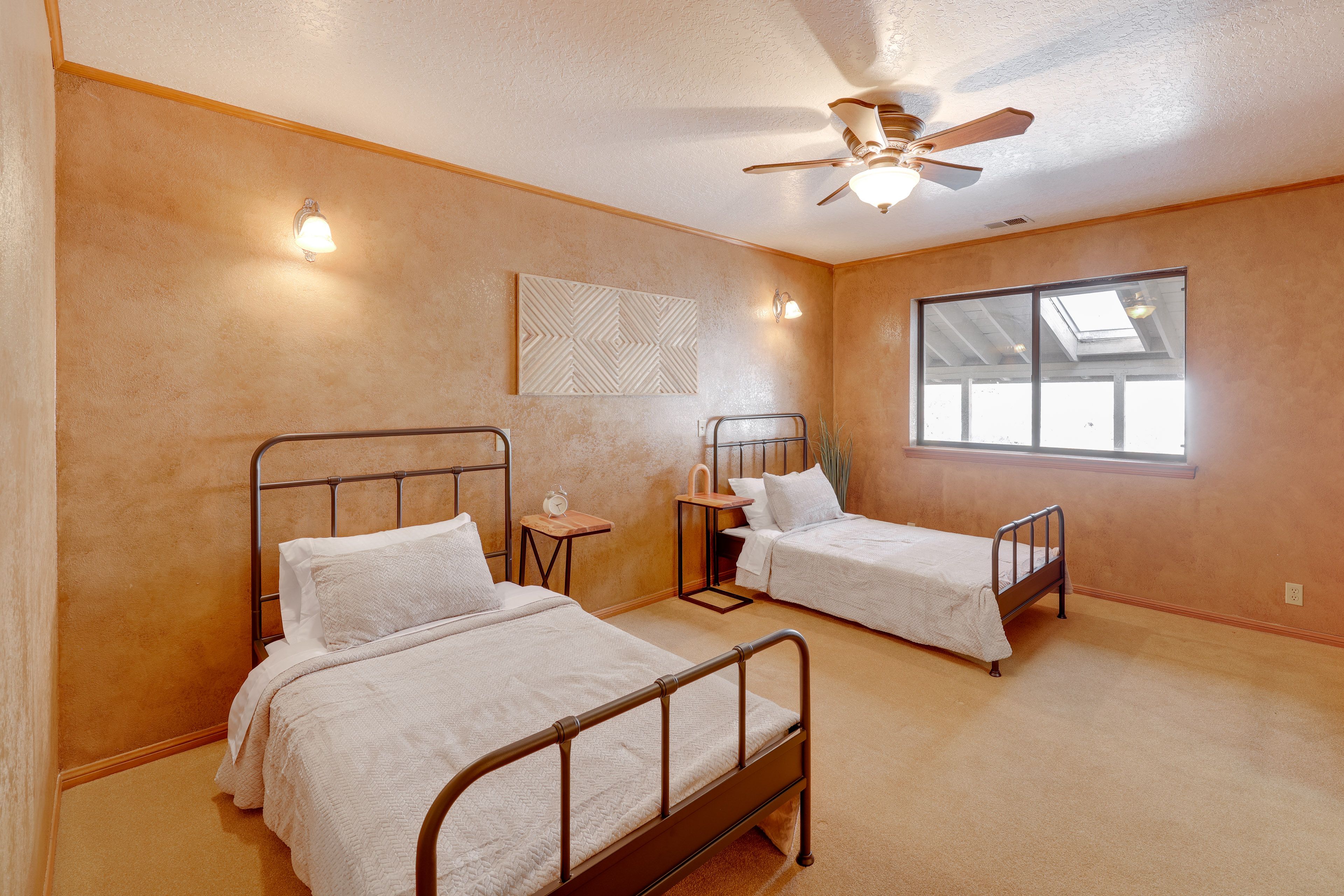 Bedroom 2 | 2 Twin Beds