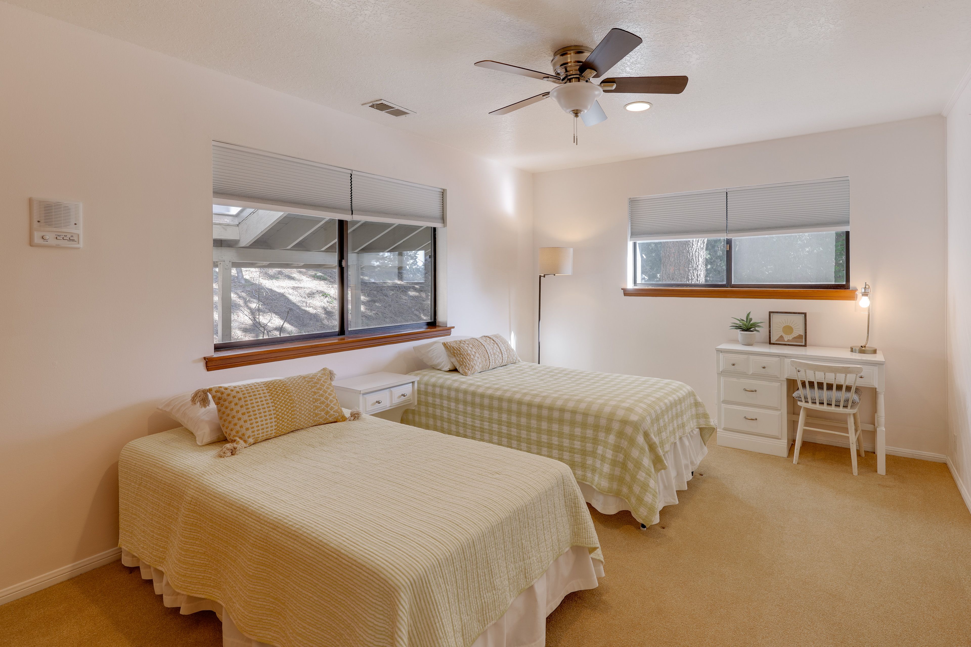 Bedroom 4 | 2 Twin Beds