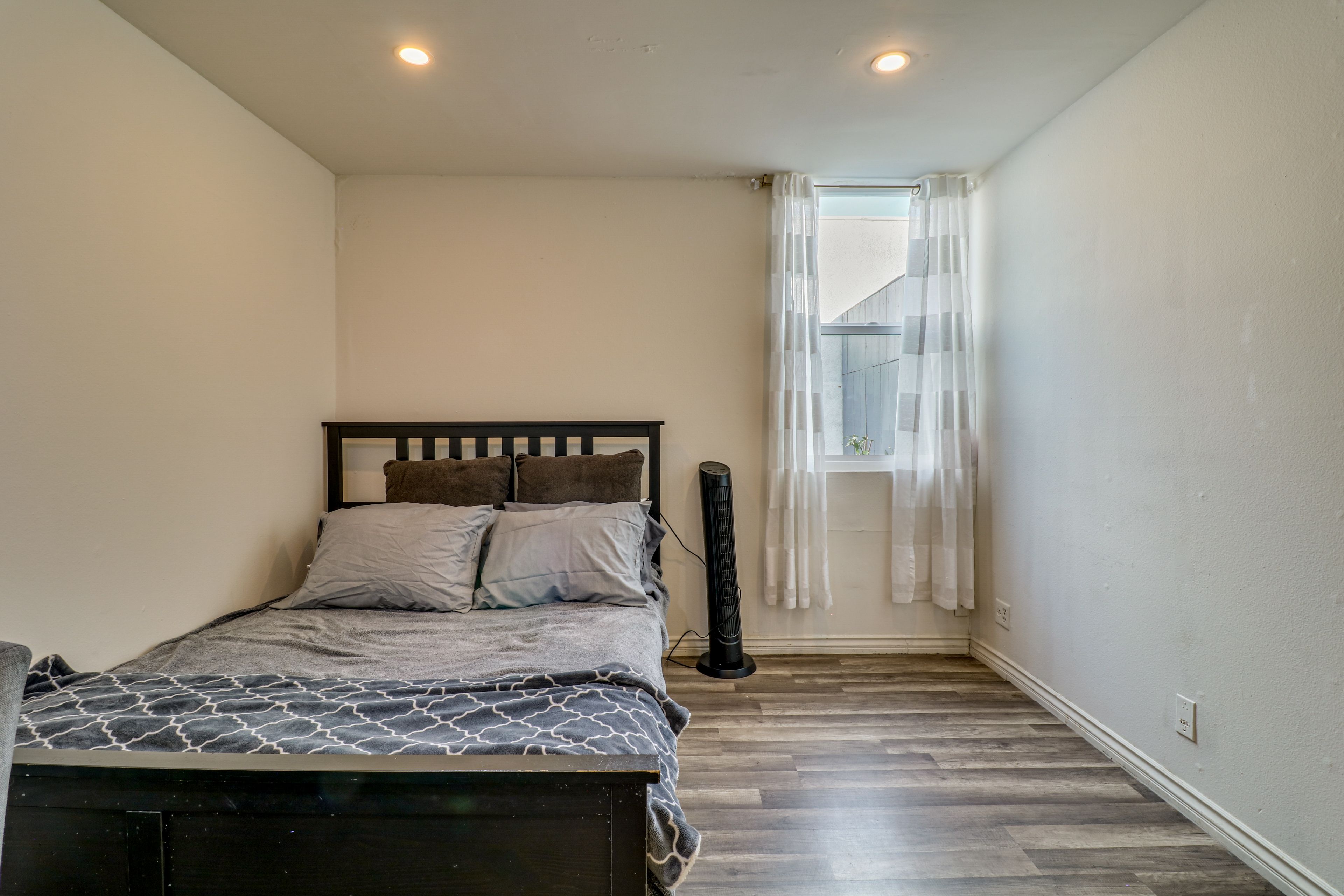 Bedroom 2 | Queen Bed