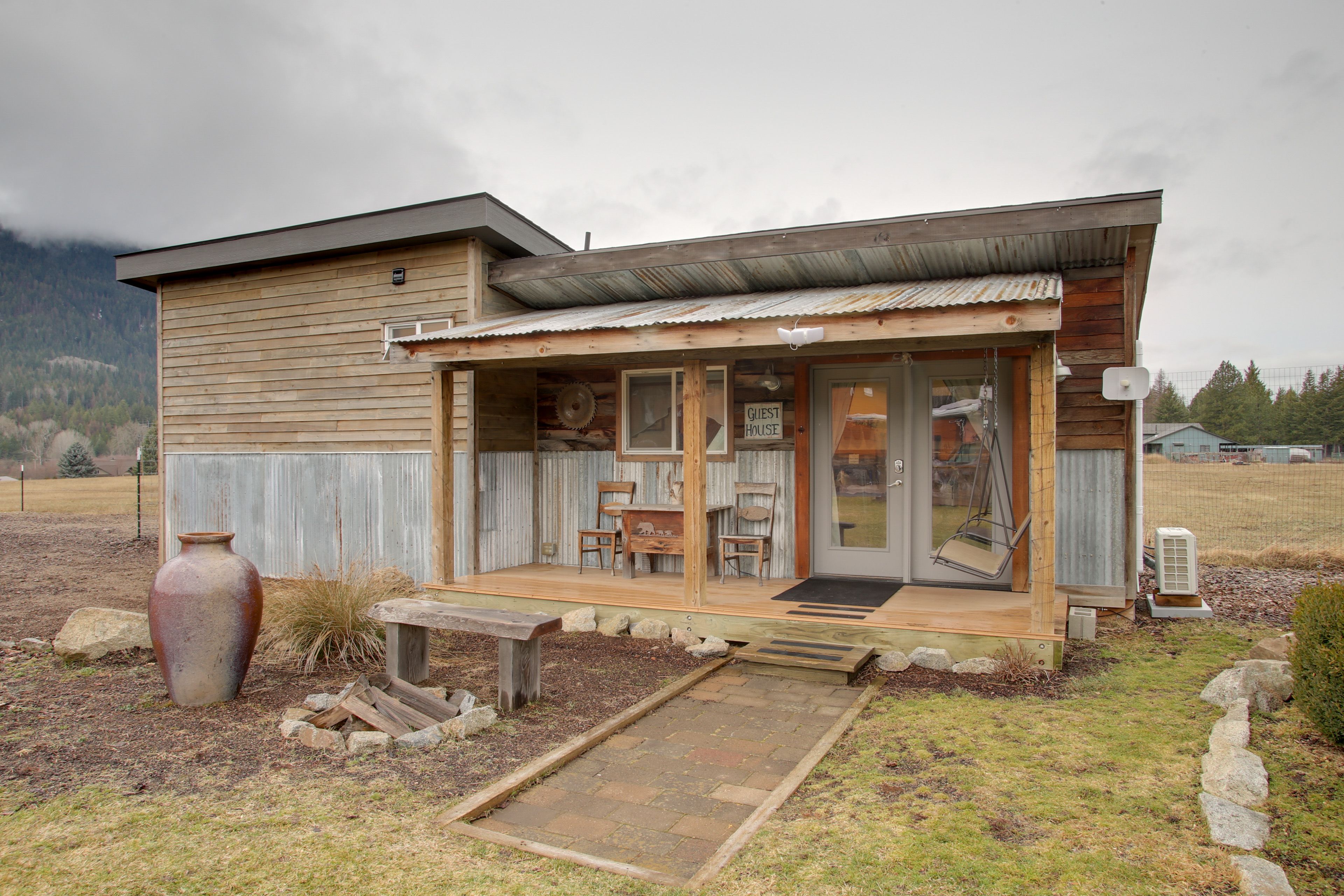 Athol Vacation Rental | Studio | 1BA | 400 Sq Ft