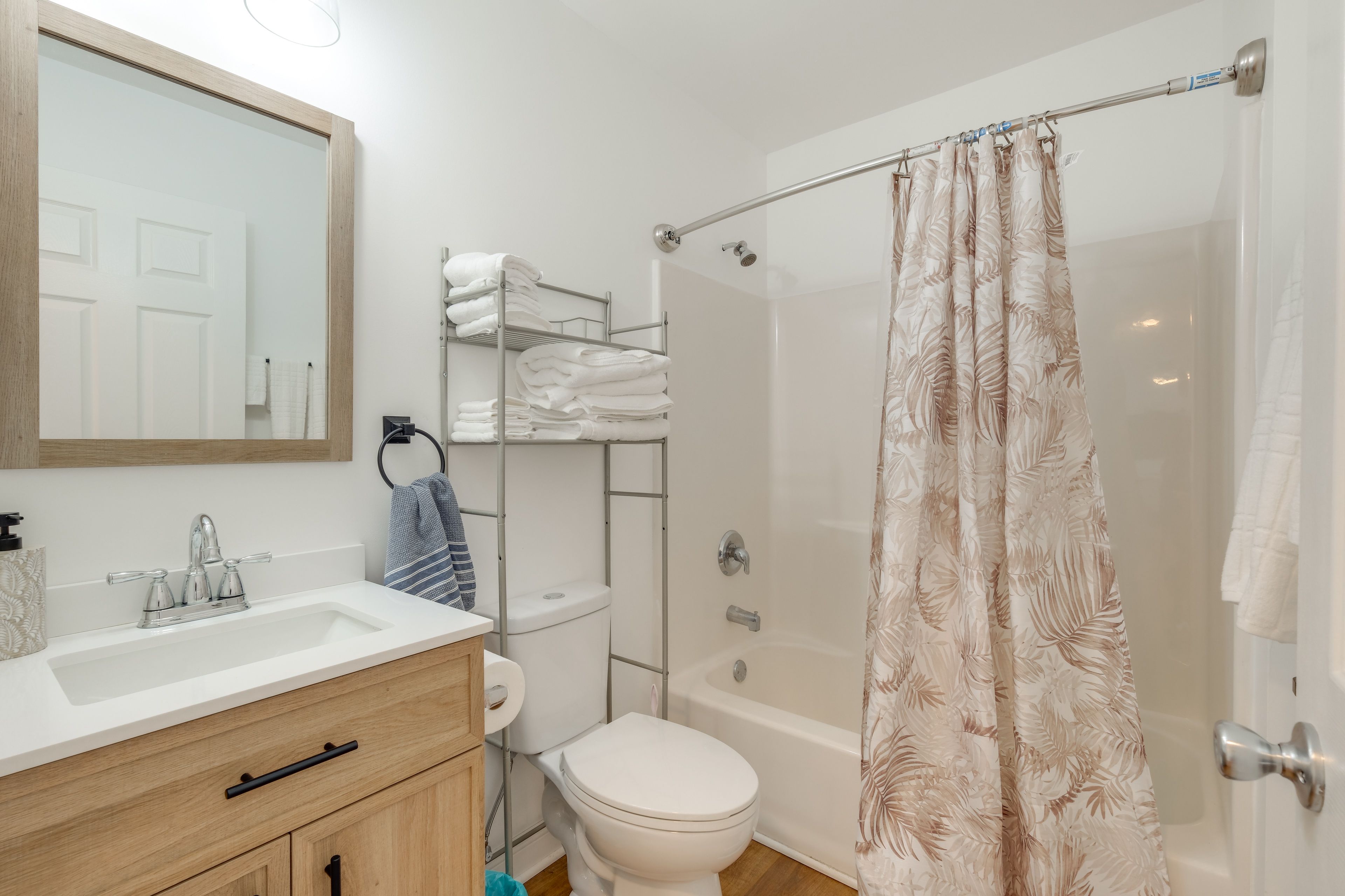 Full Bathroom | Main Floor