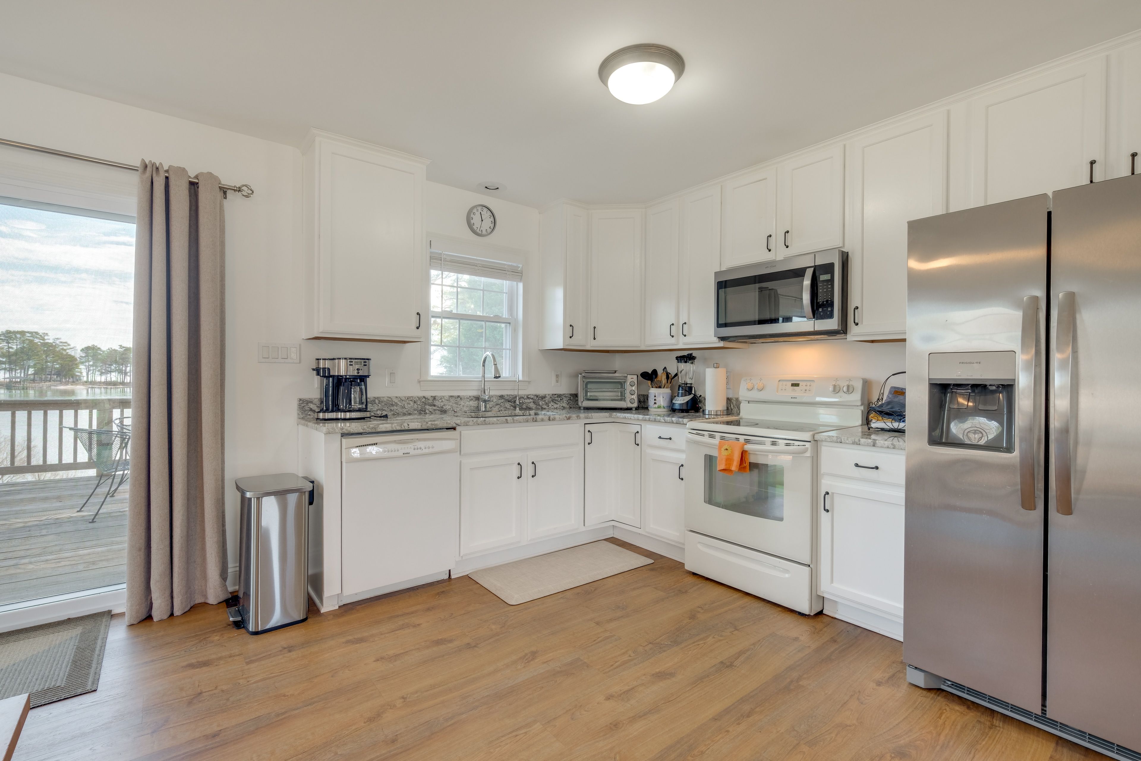 Kitchen | Main Floor
