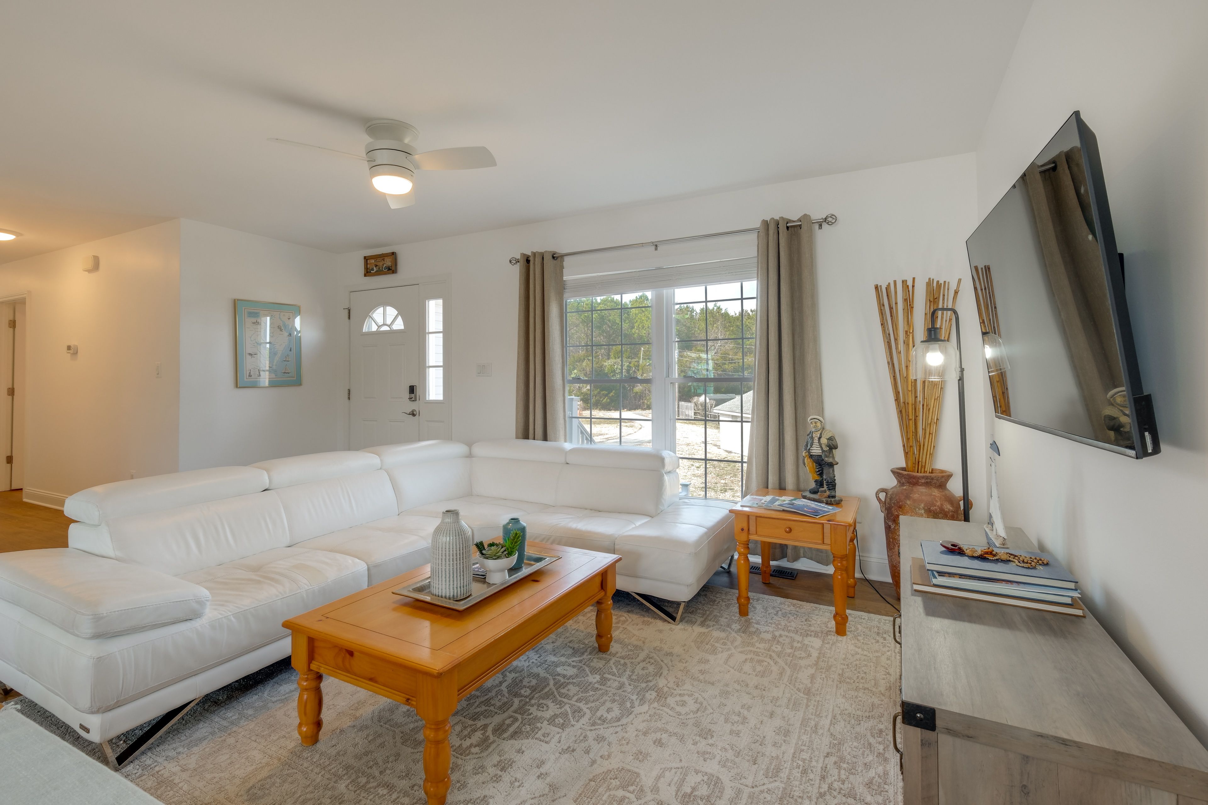 Living Area | Main Floor