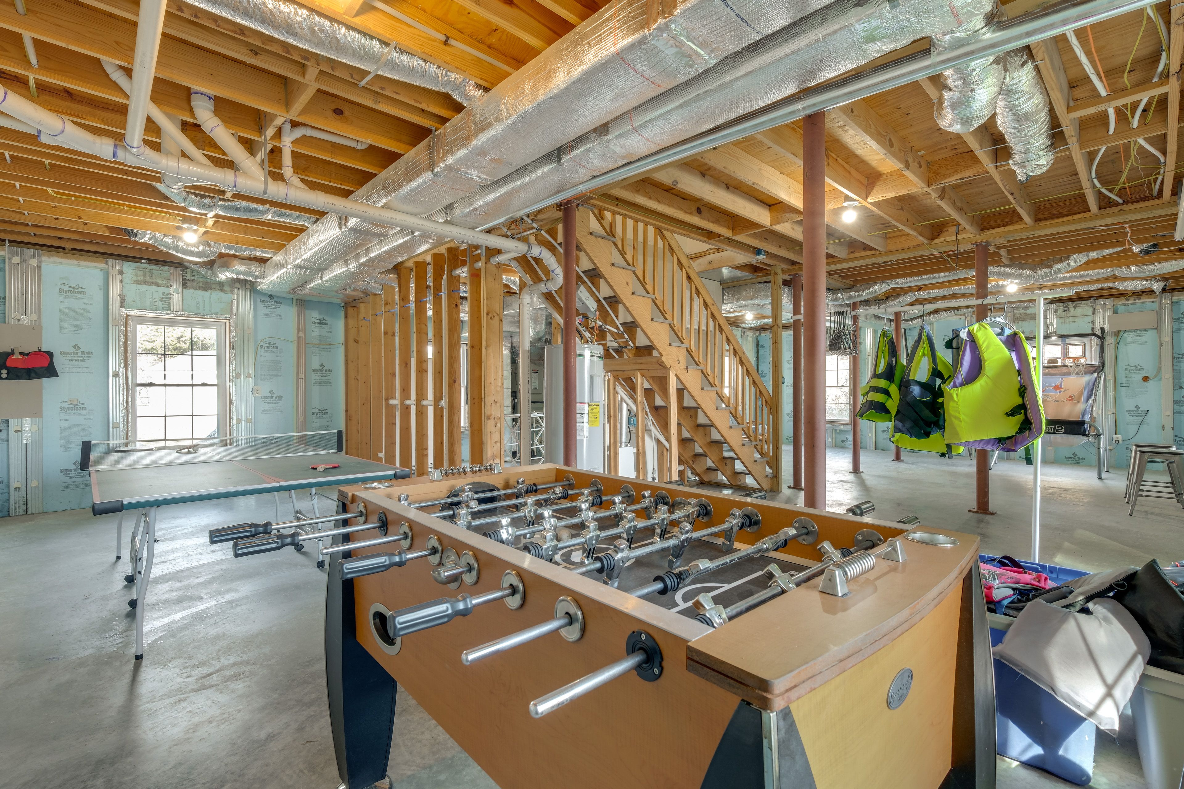 Game Room | Laundry | Lower Floor