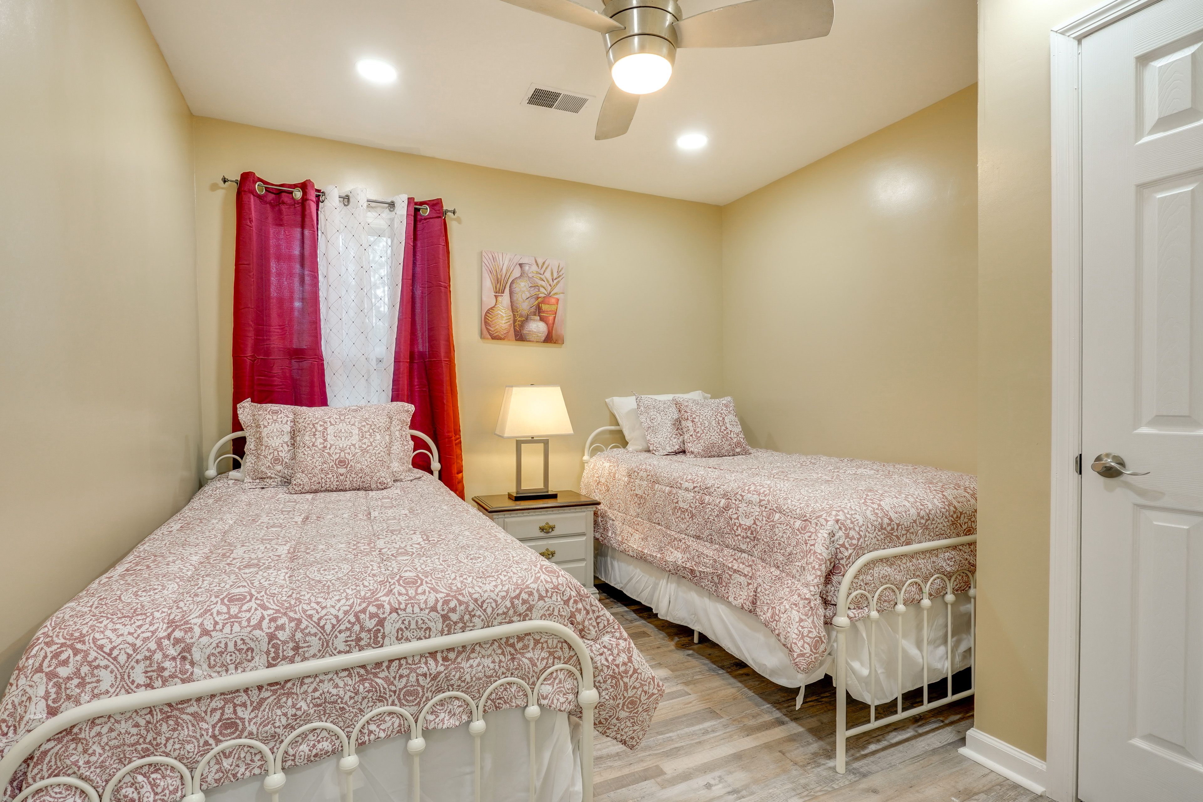 Bedroom 4 | 2 Twin Beds