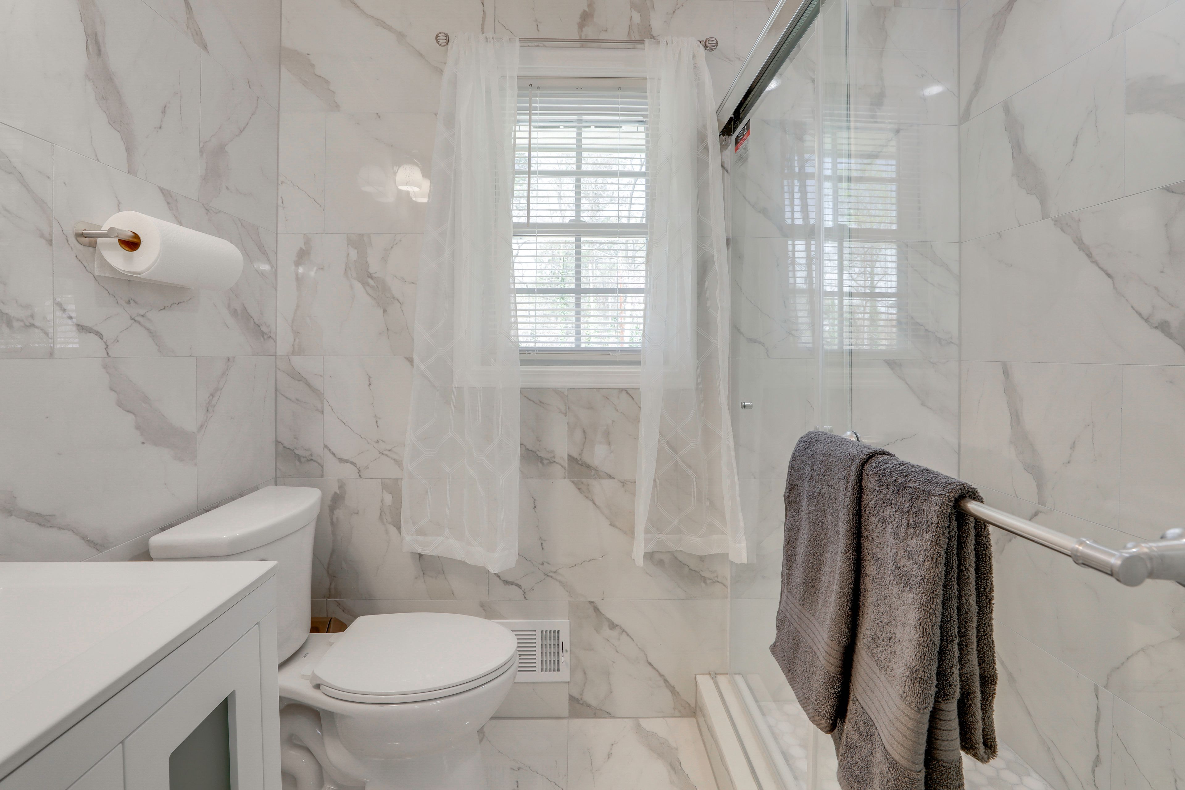 Full Bathroom | Main Level