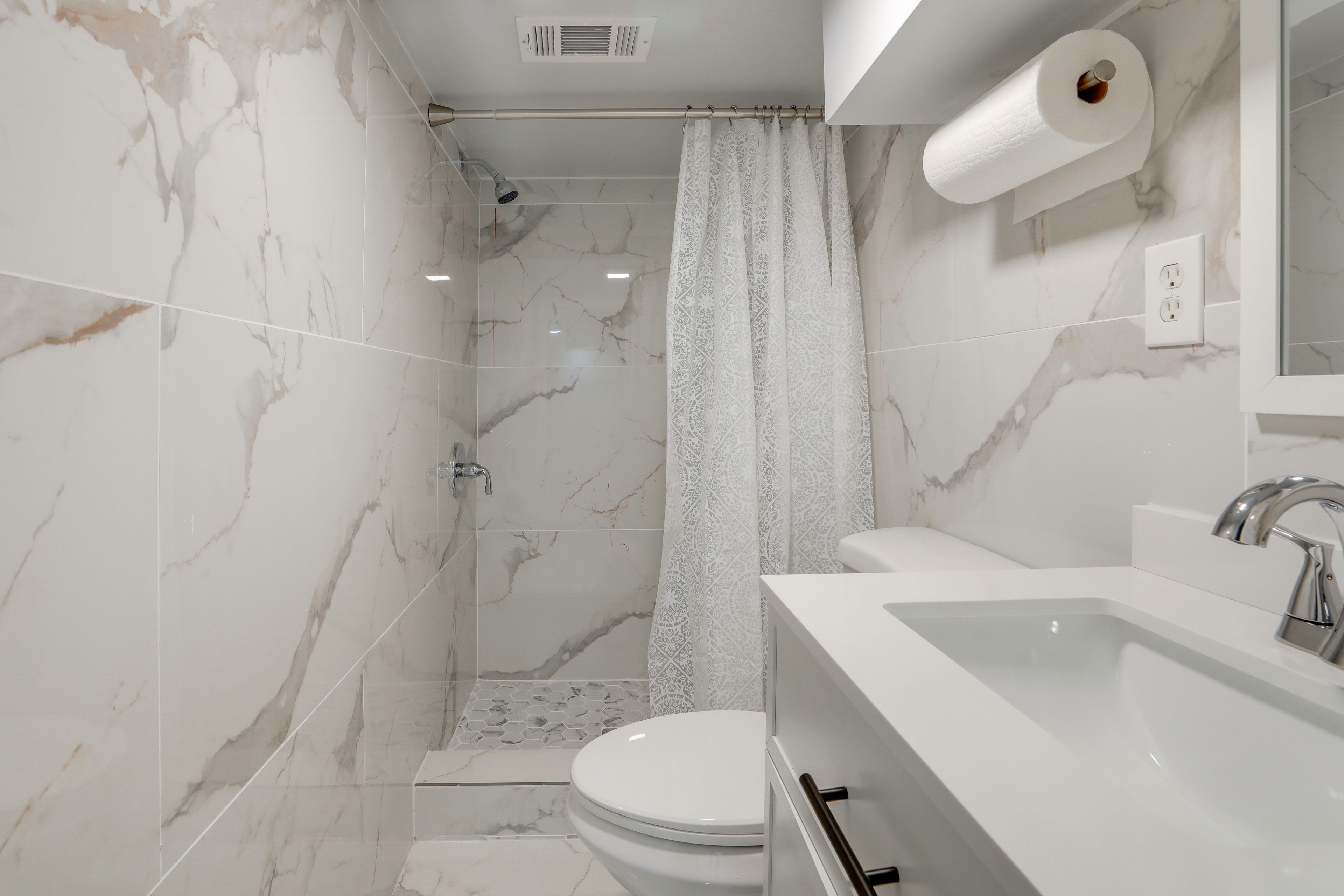 Full Bathroom | Lower Level
