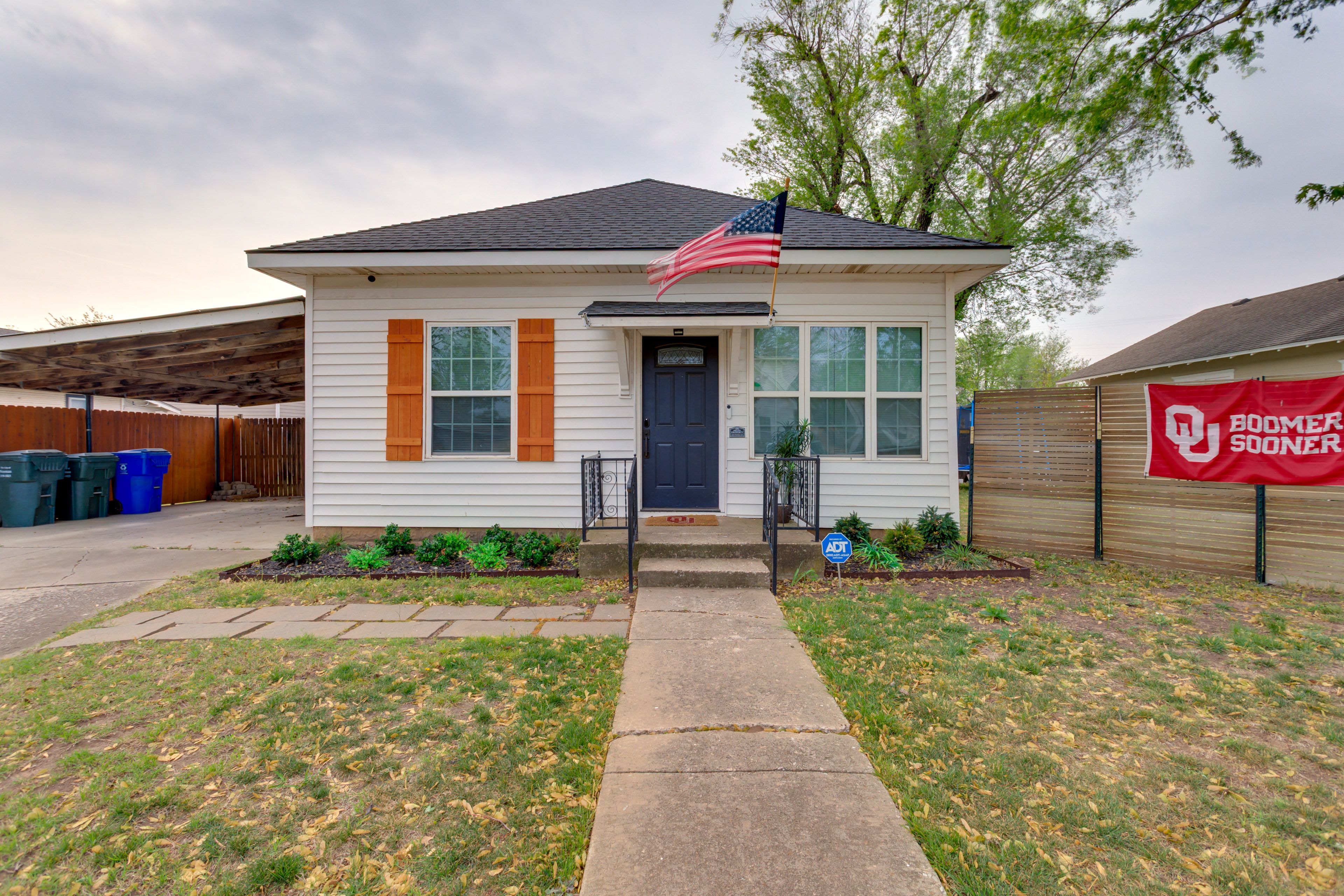 Parking | Carport (1 Vehicle) | Driveway (2 Vehicles) | Street Parking