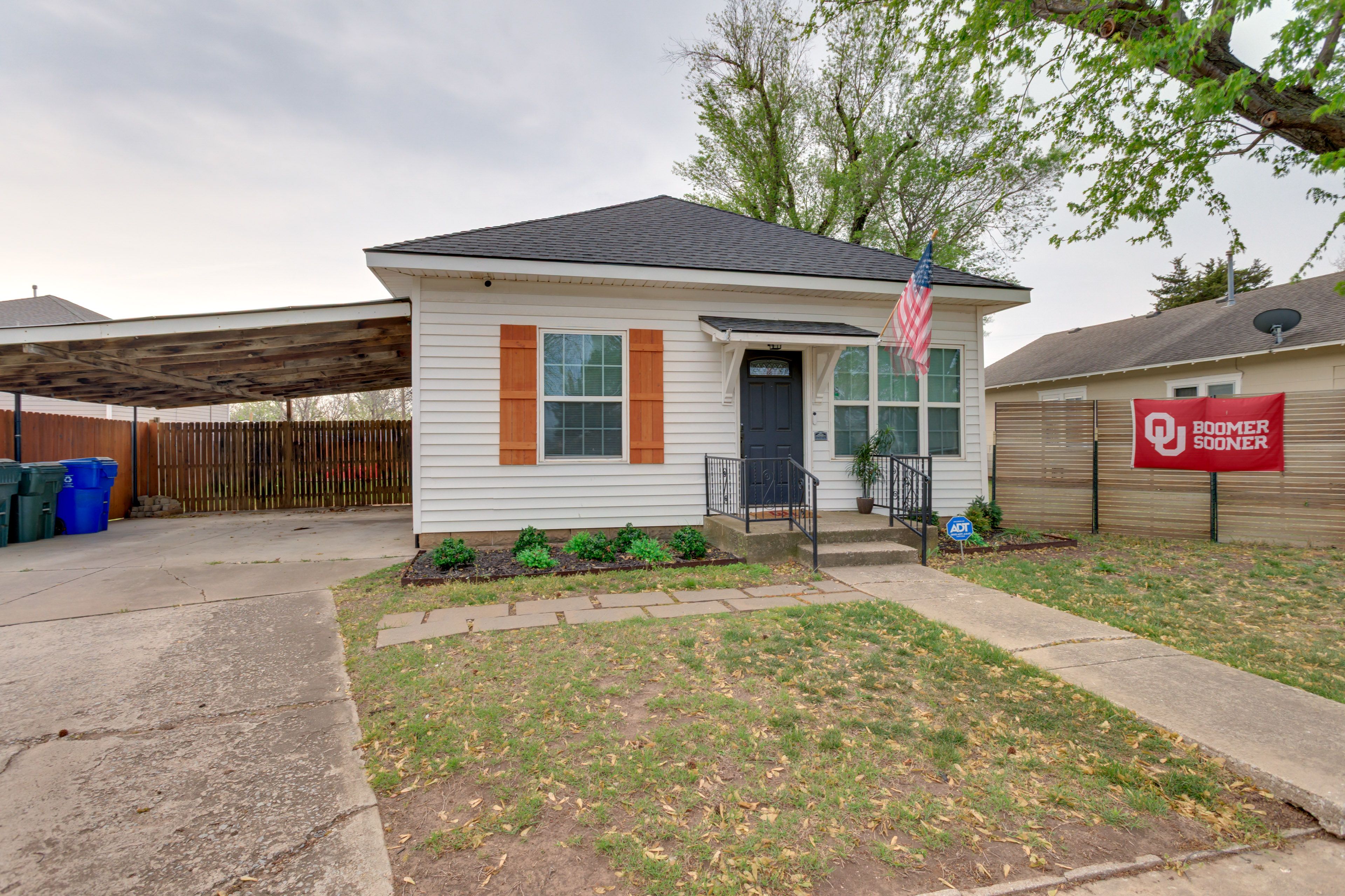 Parking | Carport (1 Vehicle) | Driveway (2 Vehicles) | Street Parking