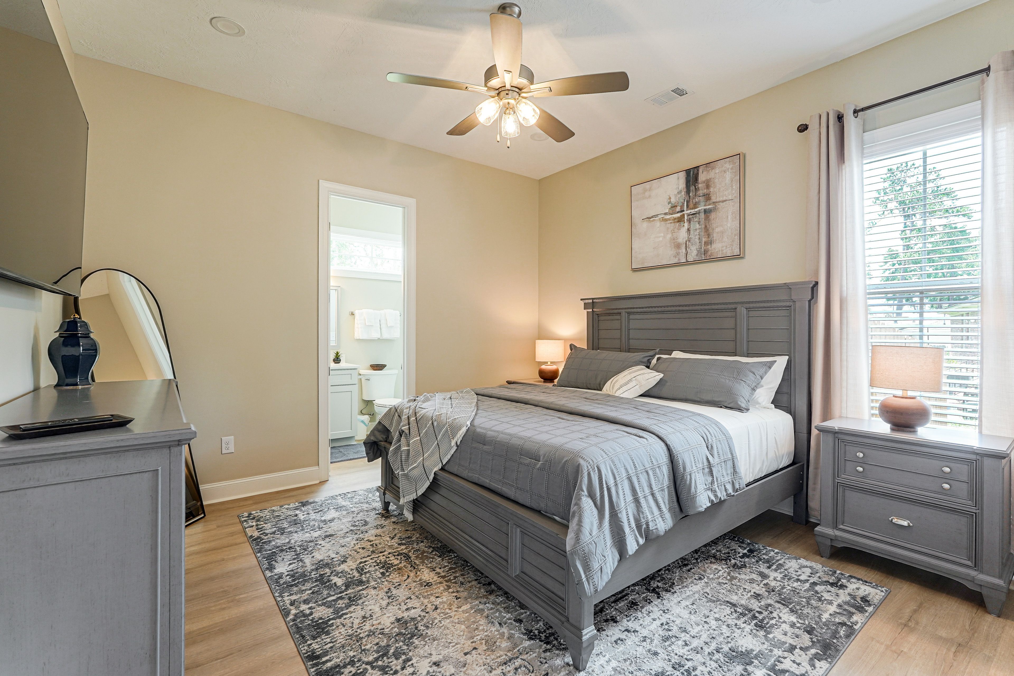 Bedroom 2 | King Bed