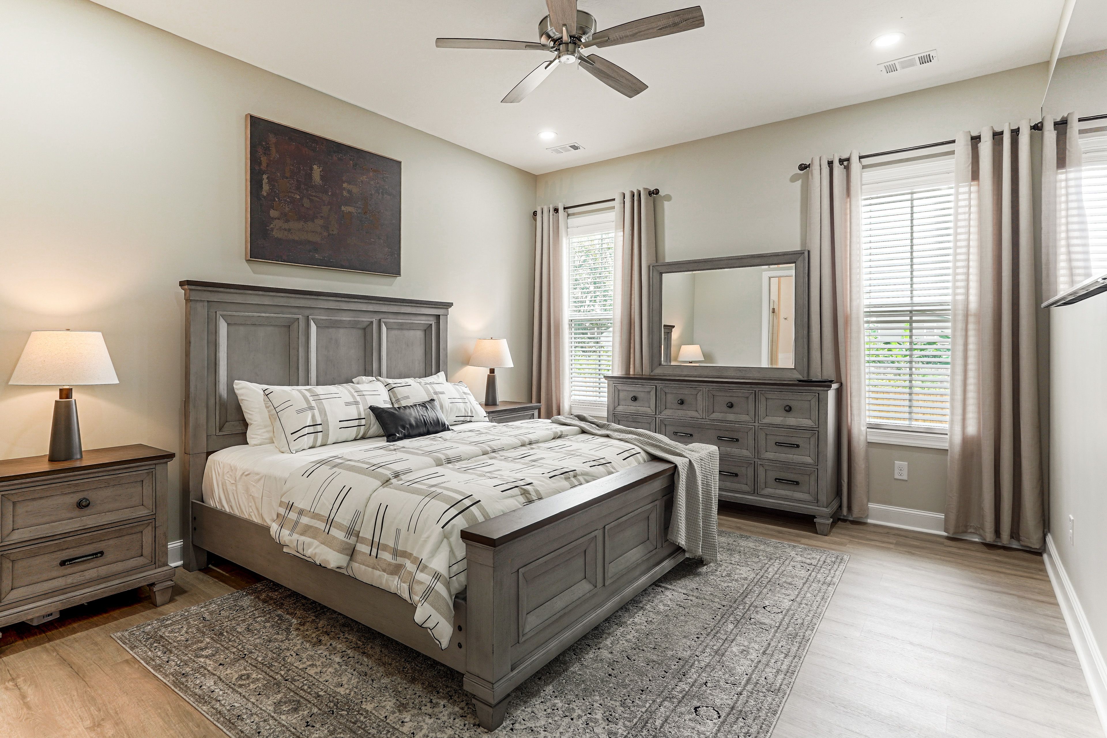 Bedroom 1 | King Bed