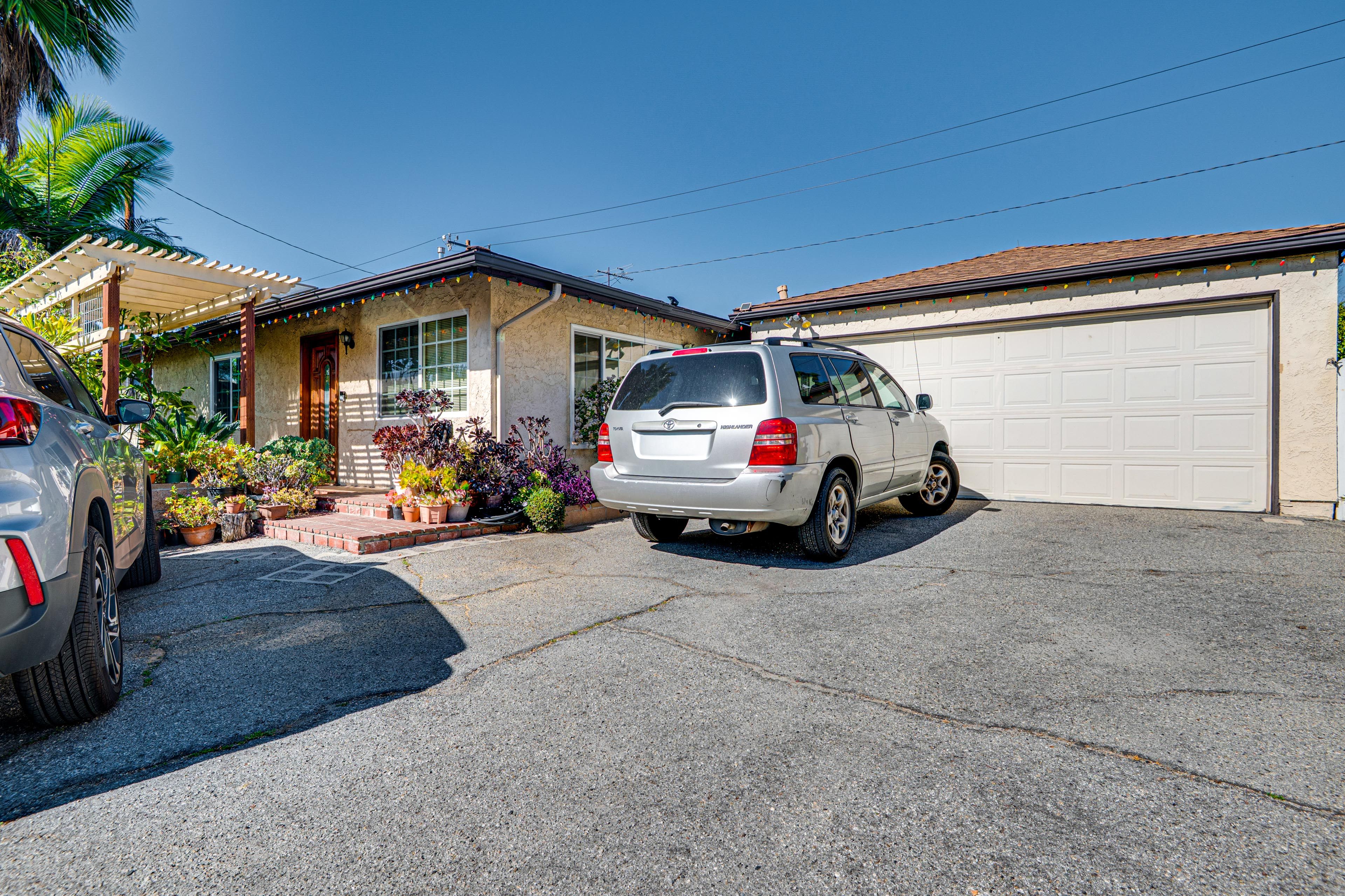 Driveway Parking | 1 Vehicle
