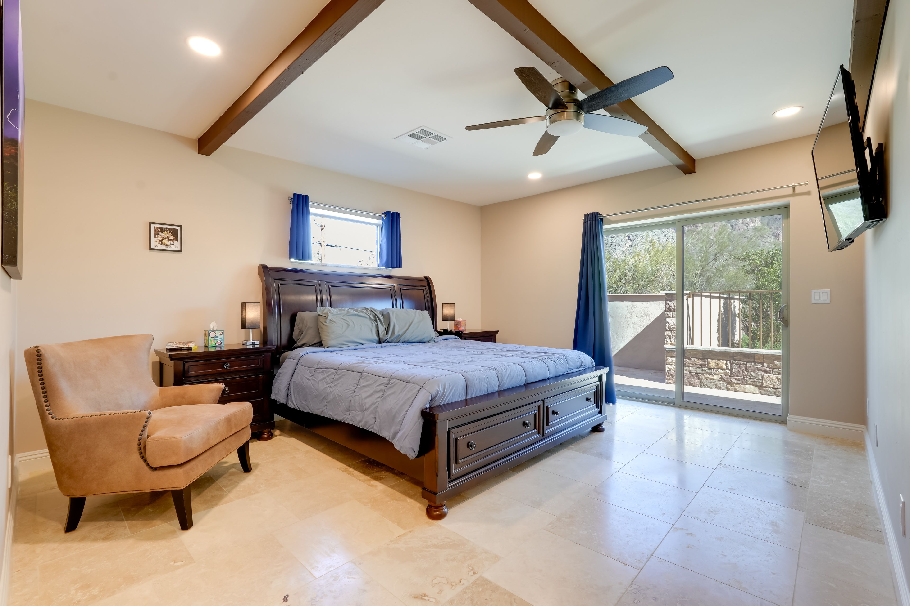 Bedroom 1 | King Bed