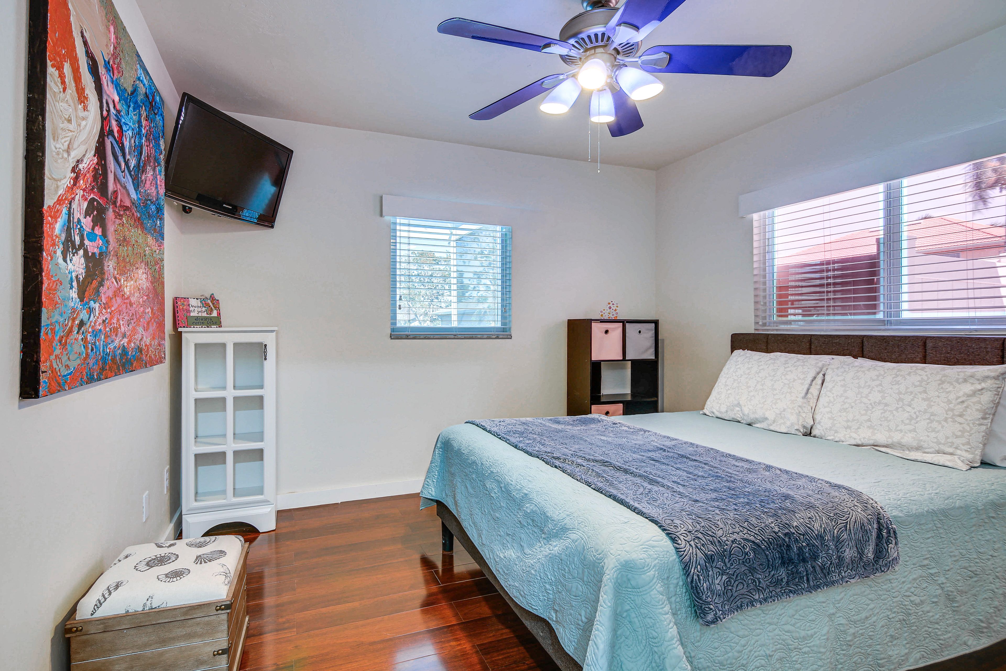 Bedroom 2 | Queen Bed